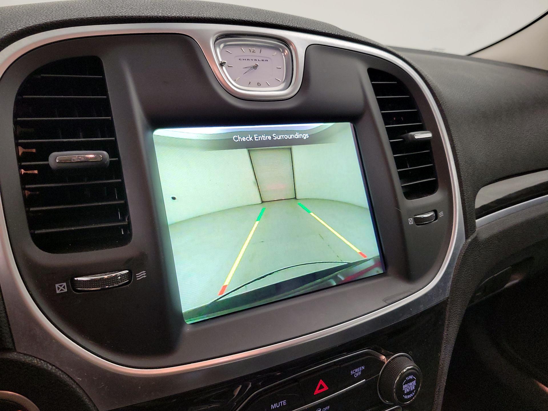 Thumbnail: 2020 Chrysler 300 - 14