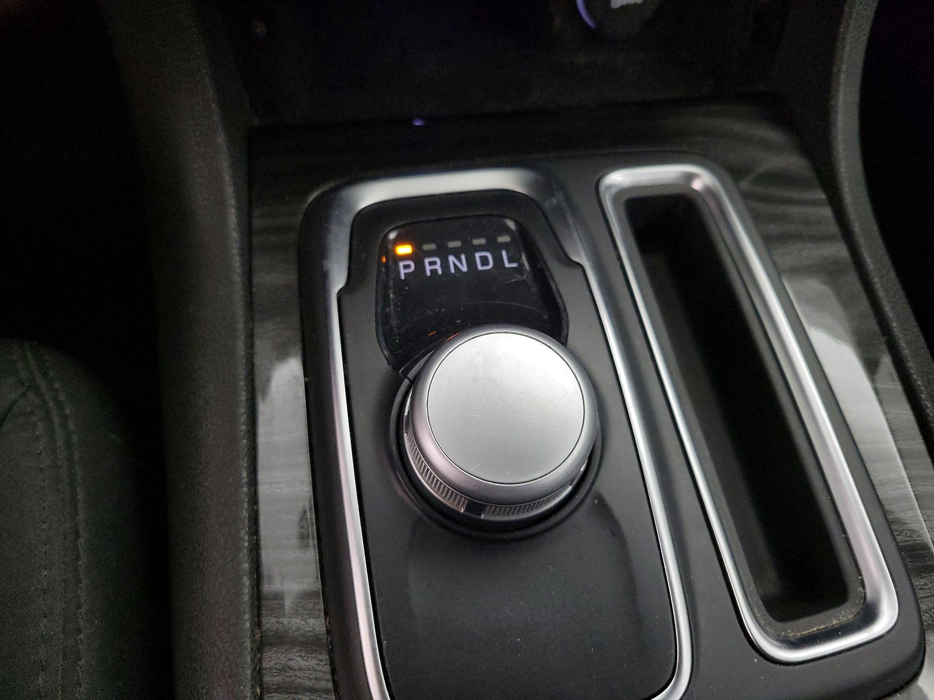 Thumbnail: 2020 Chrysler 300 - 17