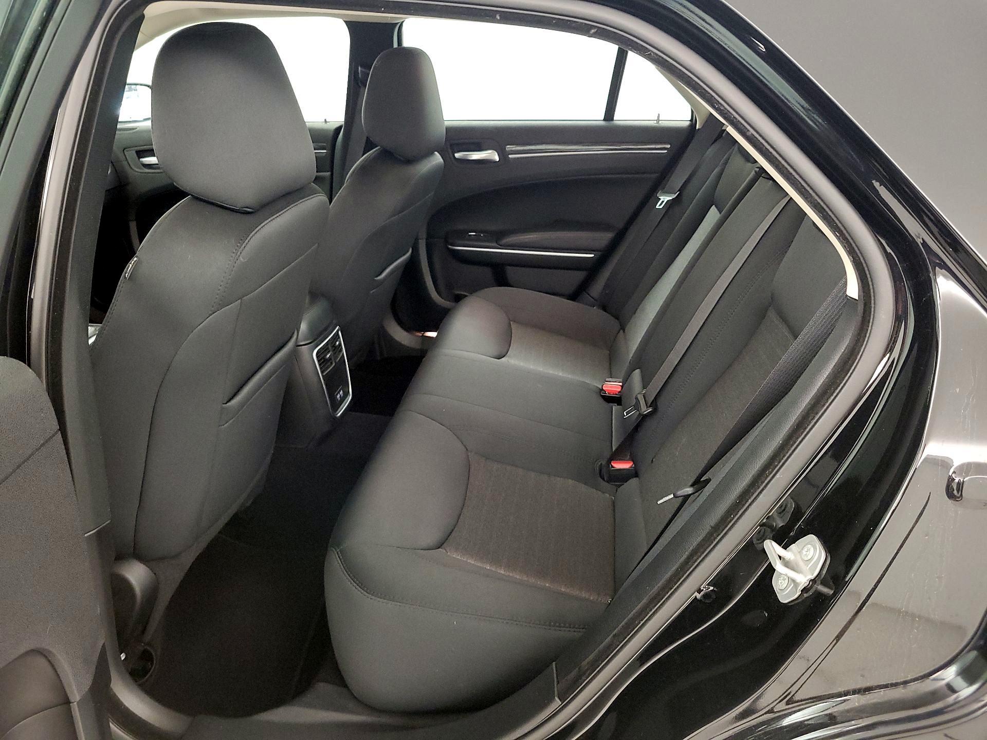 Thumbnail: 2020 Chrysler 300 - 19