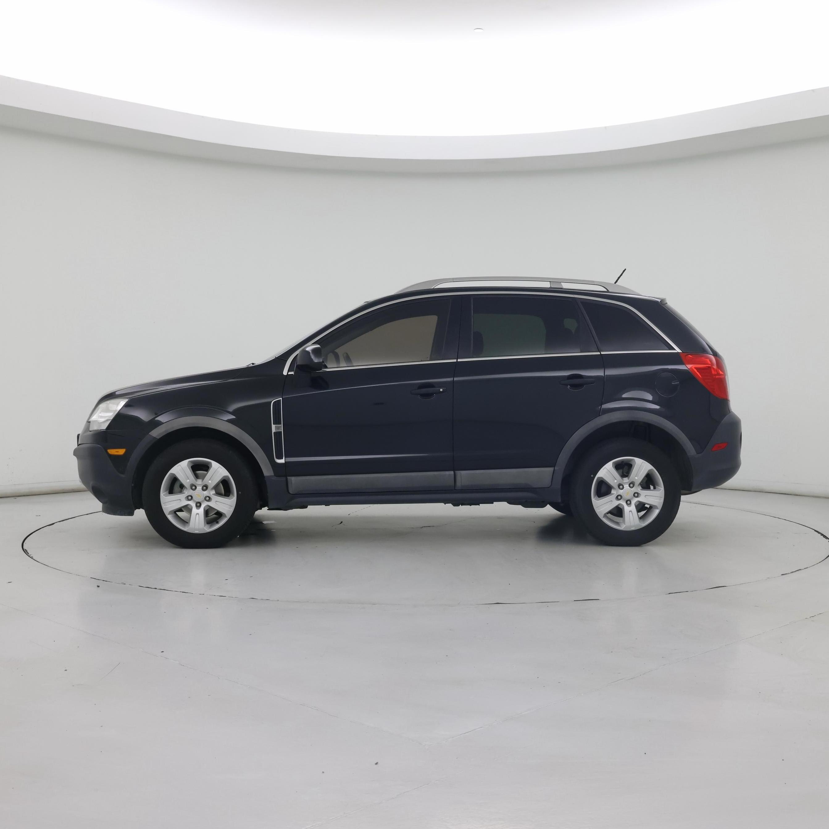 Thumbnail: 2014 Chevrolet Captiva Sport - 3