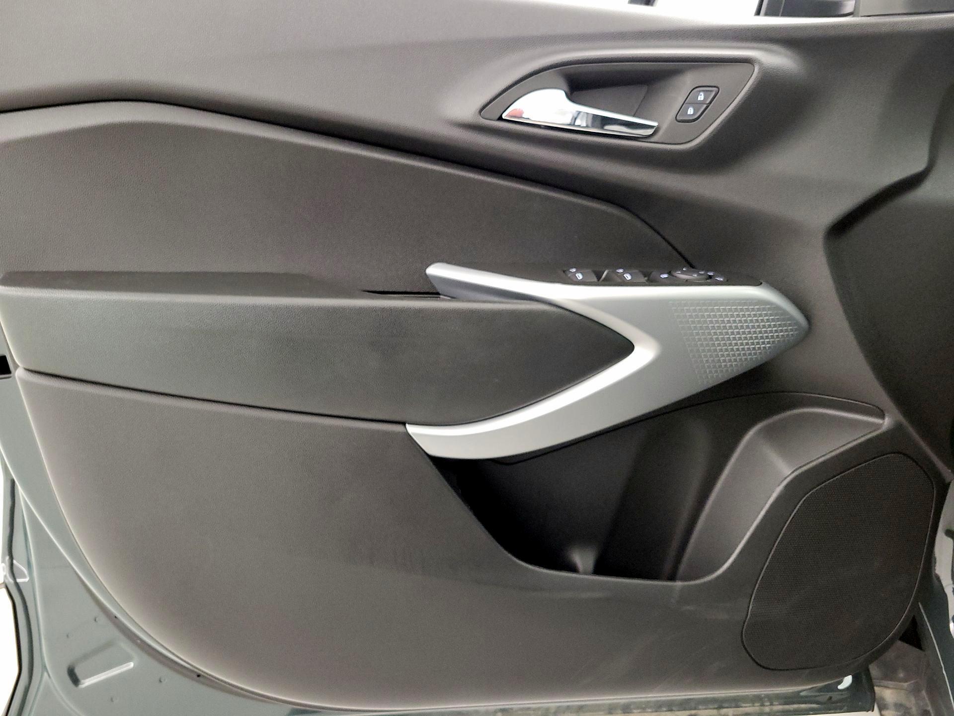 Thumbnail: 2025 Chevrolet Trax - 12