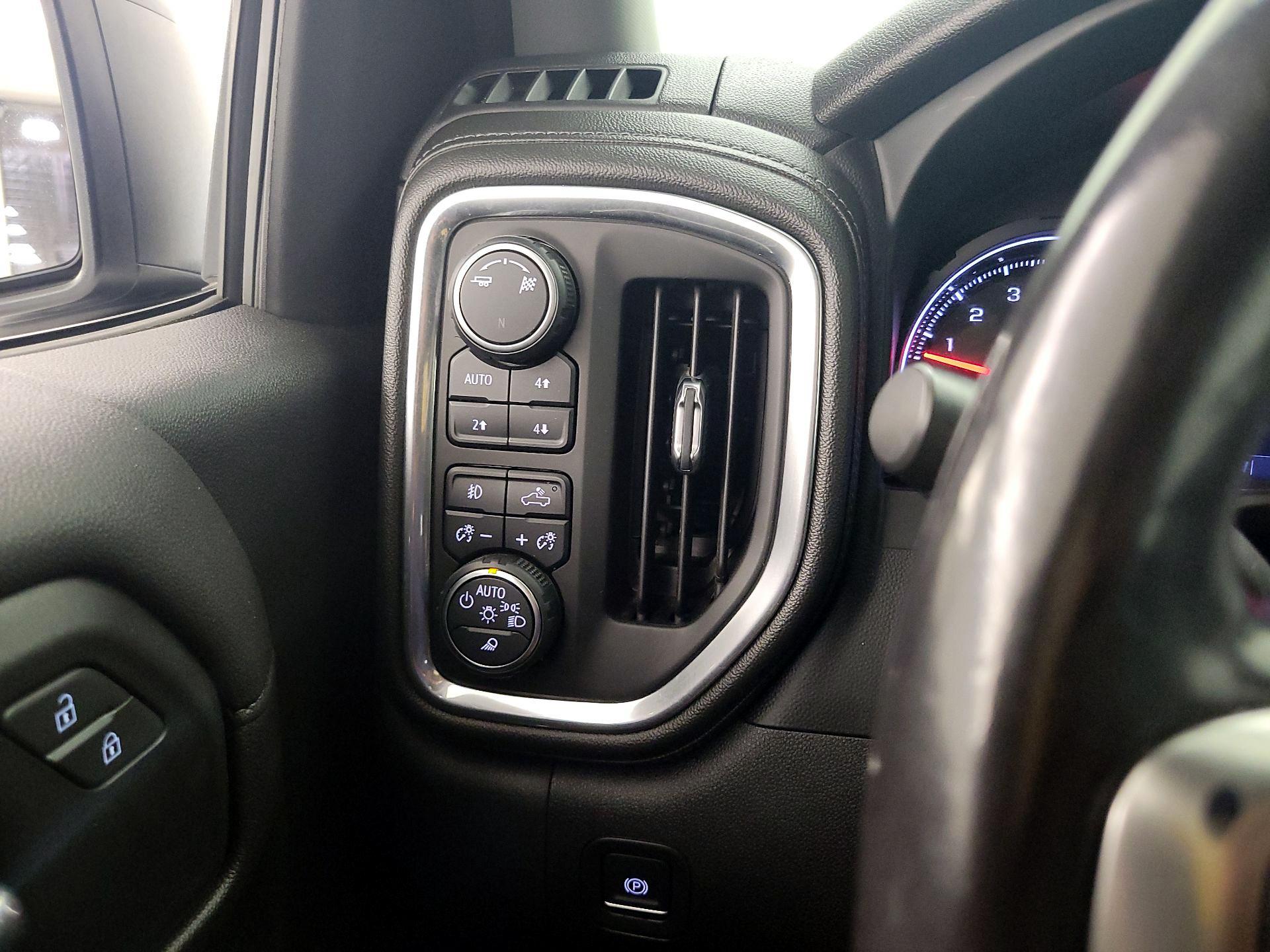Thumbnail: 2019 Chevrolet Silverado 1500 - 13