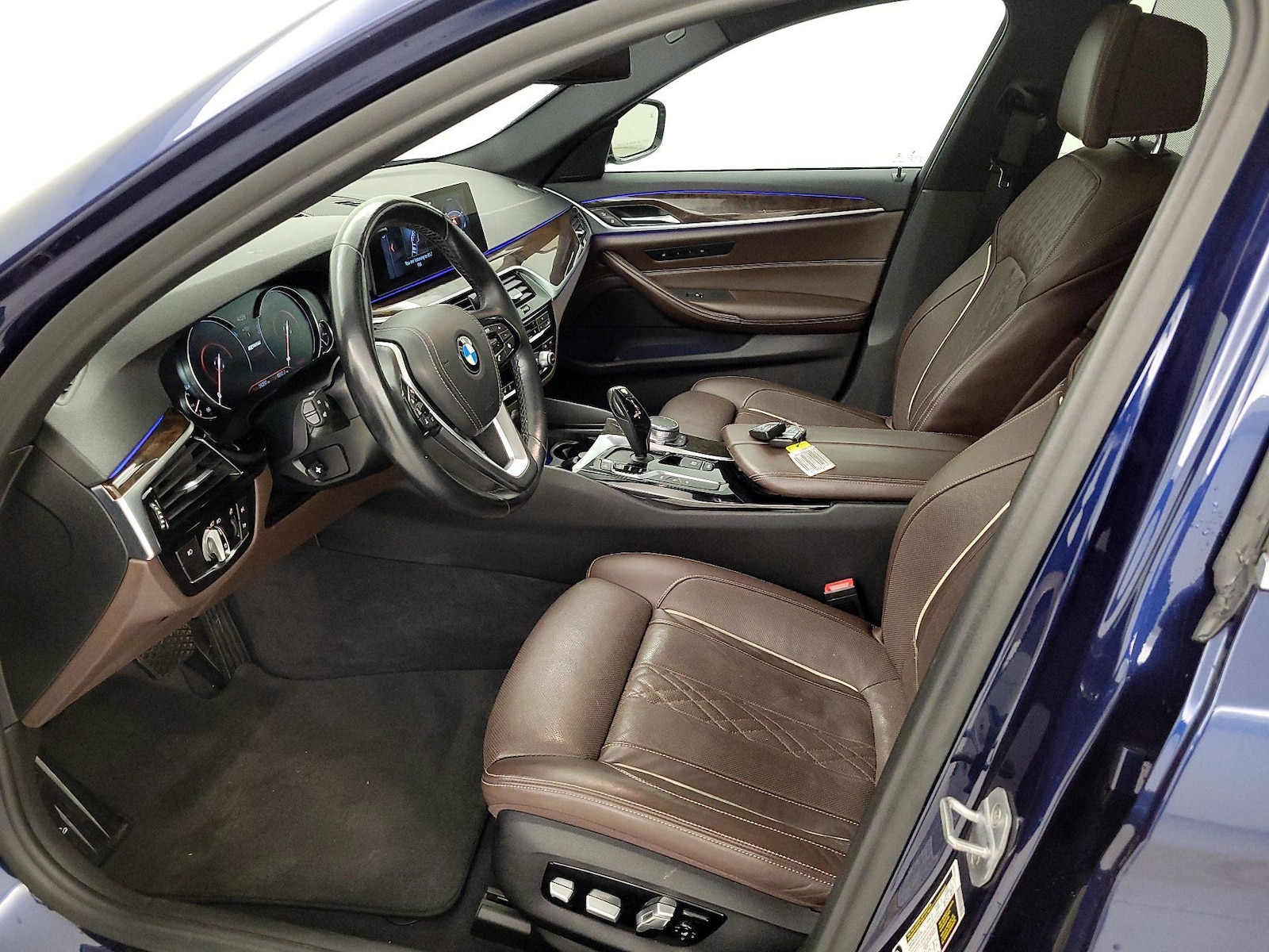 2018 BMW 5 Series 530e - Photo 12