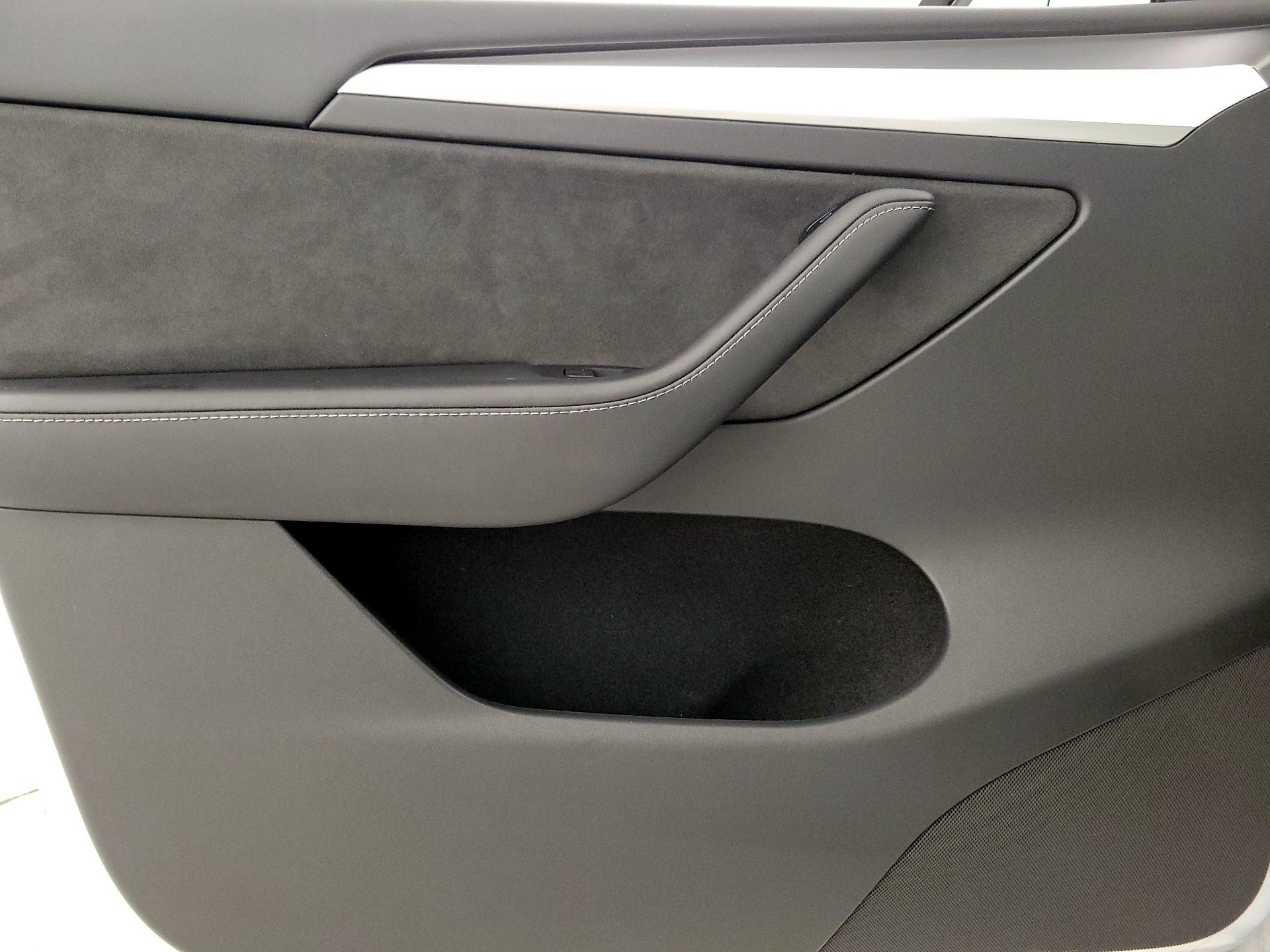 Thumbnail: 2023 Tesla Model Y - 12