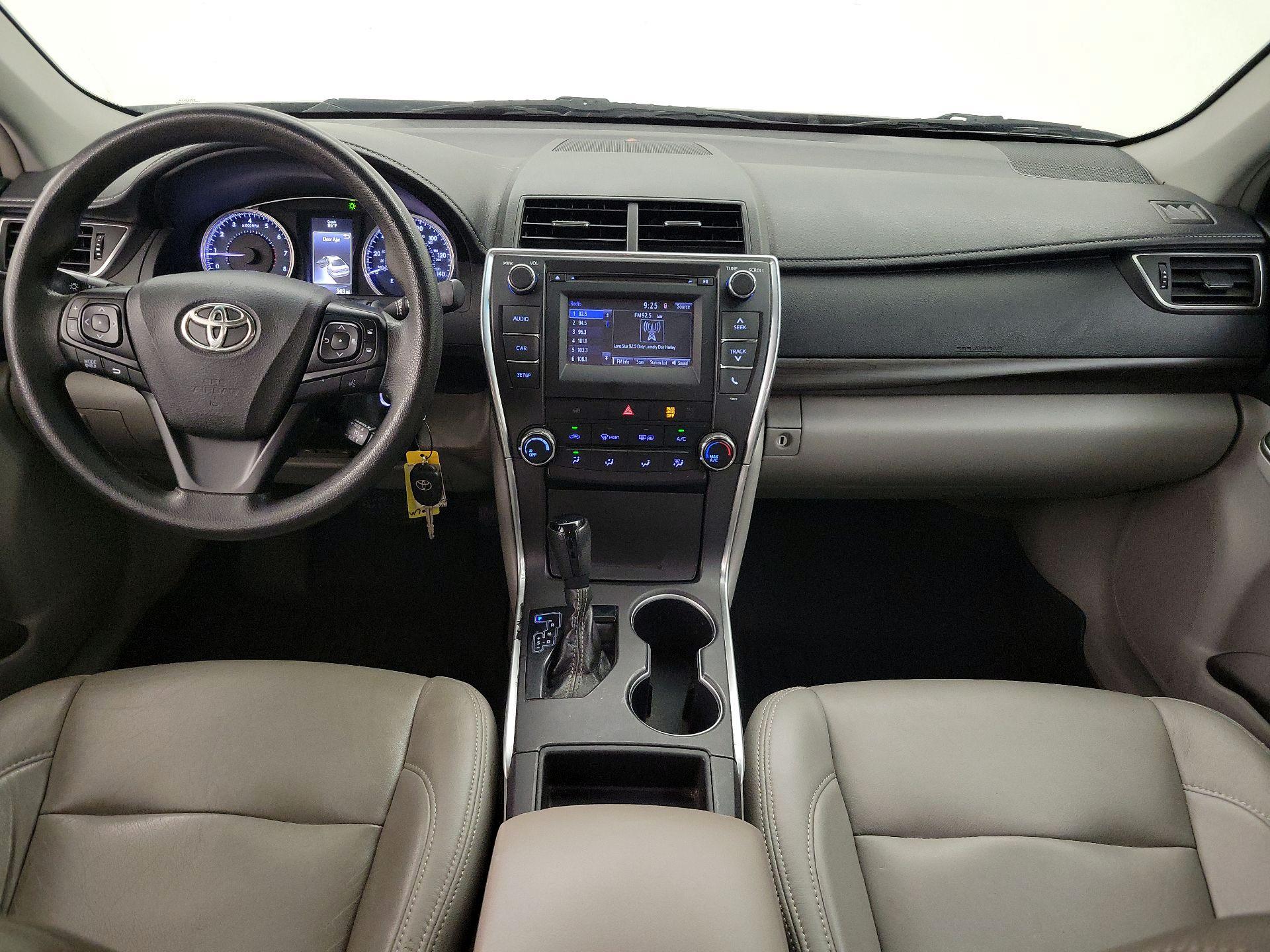 Thumbnail: 2016 Toyota Camry - 9