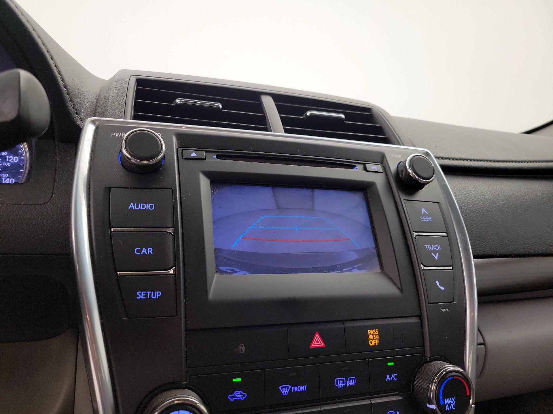 Thumbnail: 2016 Toyota Camry - 14