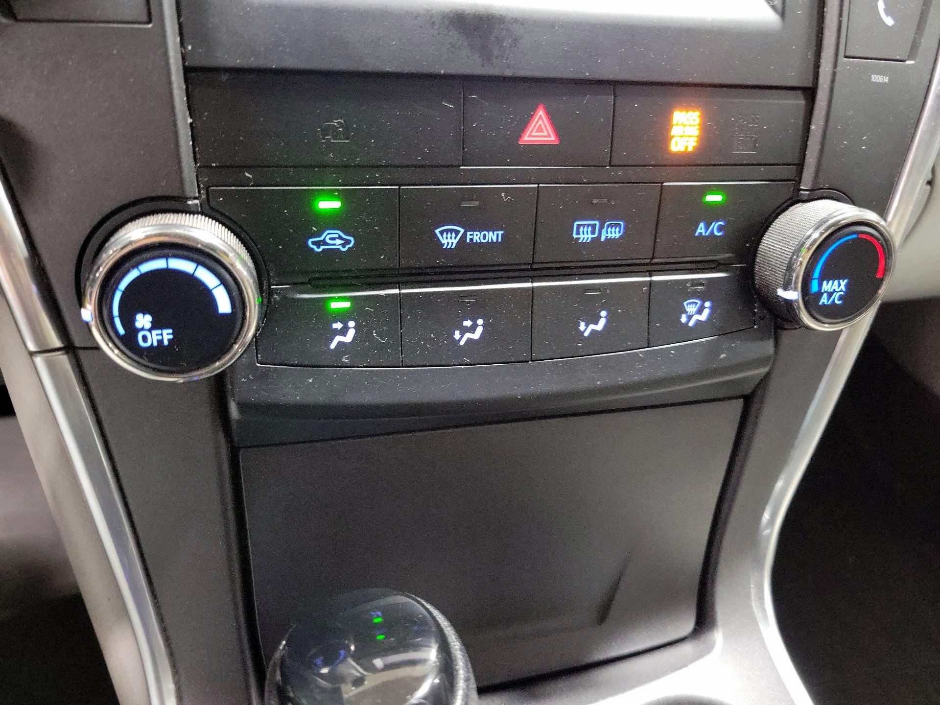 Thumbnail: 2016 Toyota Camry - 16