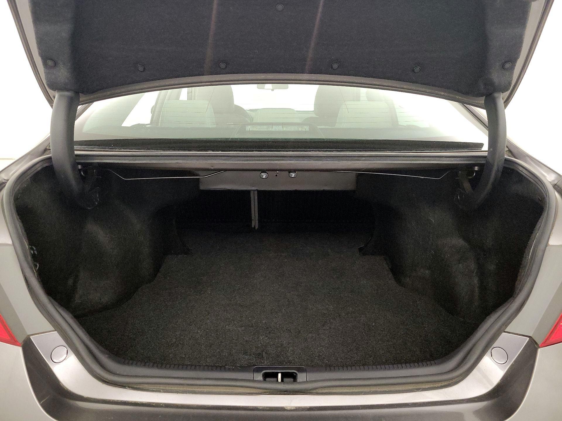 Thumbnail: 2016 Toyota Camry - 19