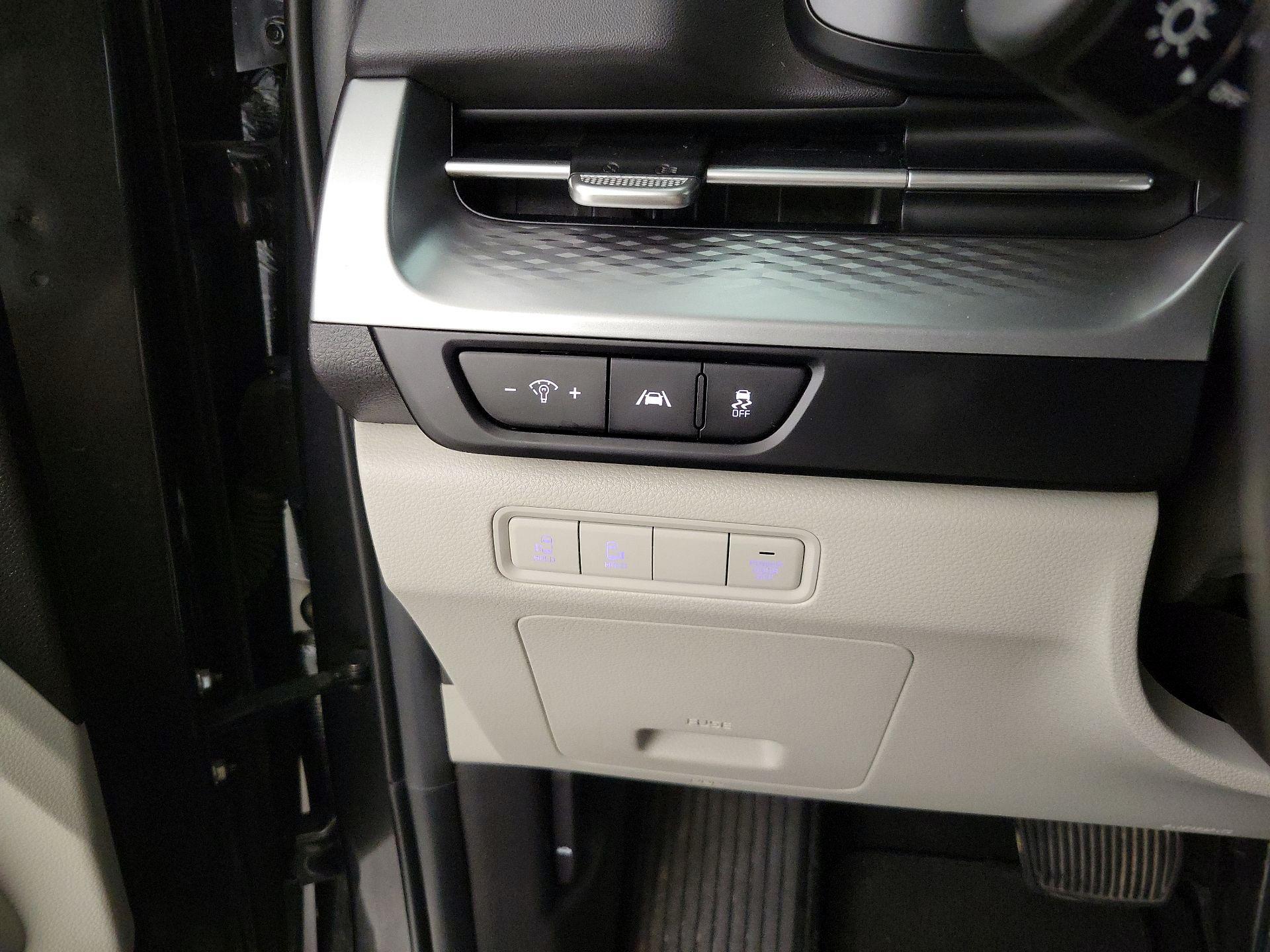 Thumbnail: 2024 Kia Carnival - 13