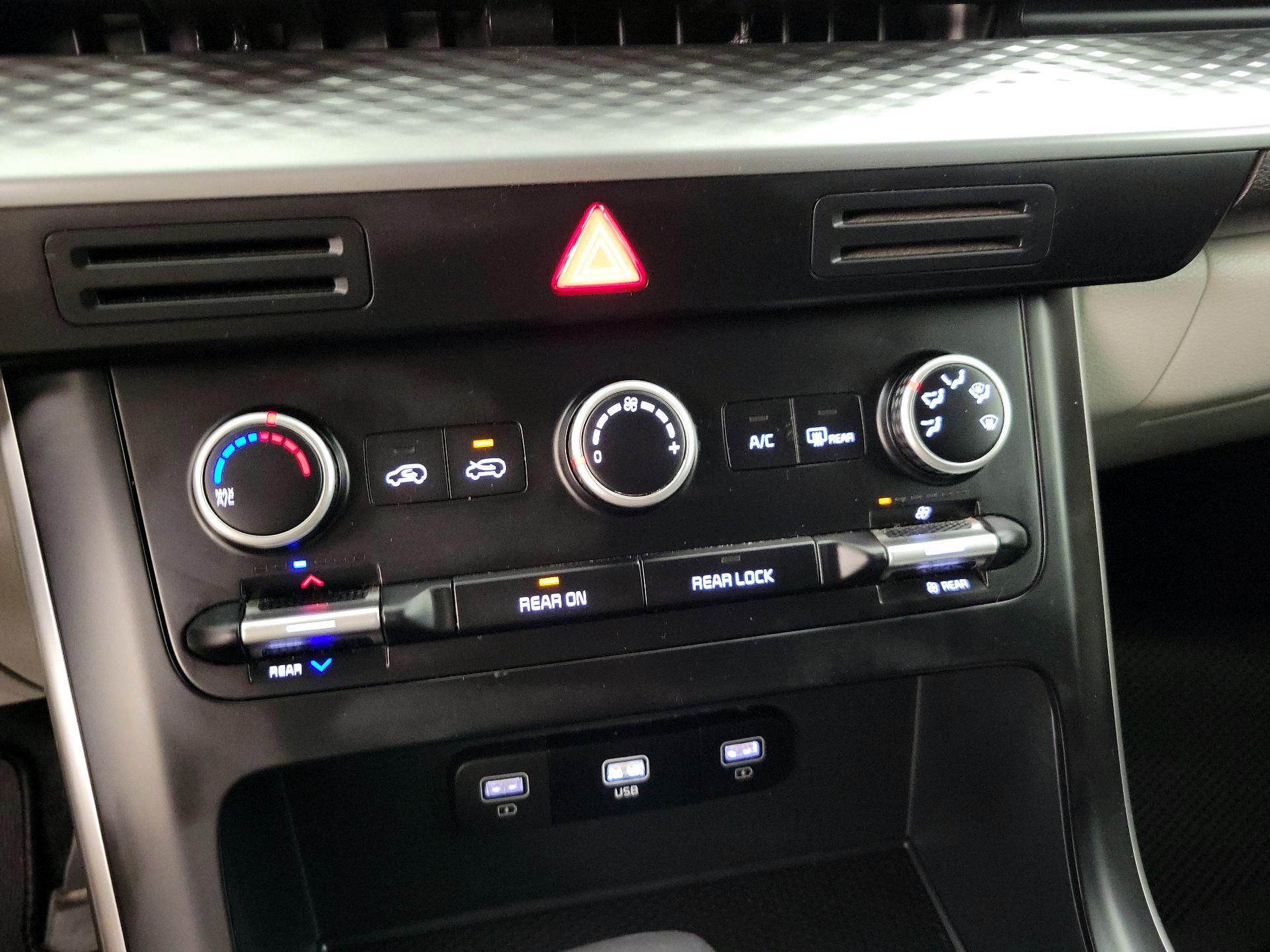 Thumbnail: 2024 Kia Carnival - 16