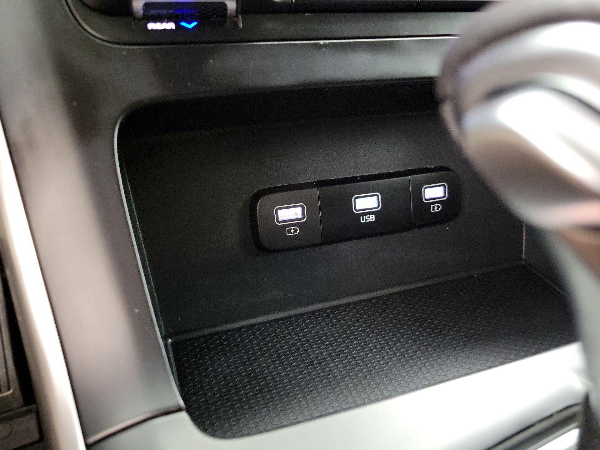 Thumbnail: 2024 Kia Carnival - 18