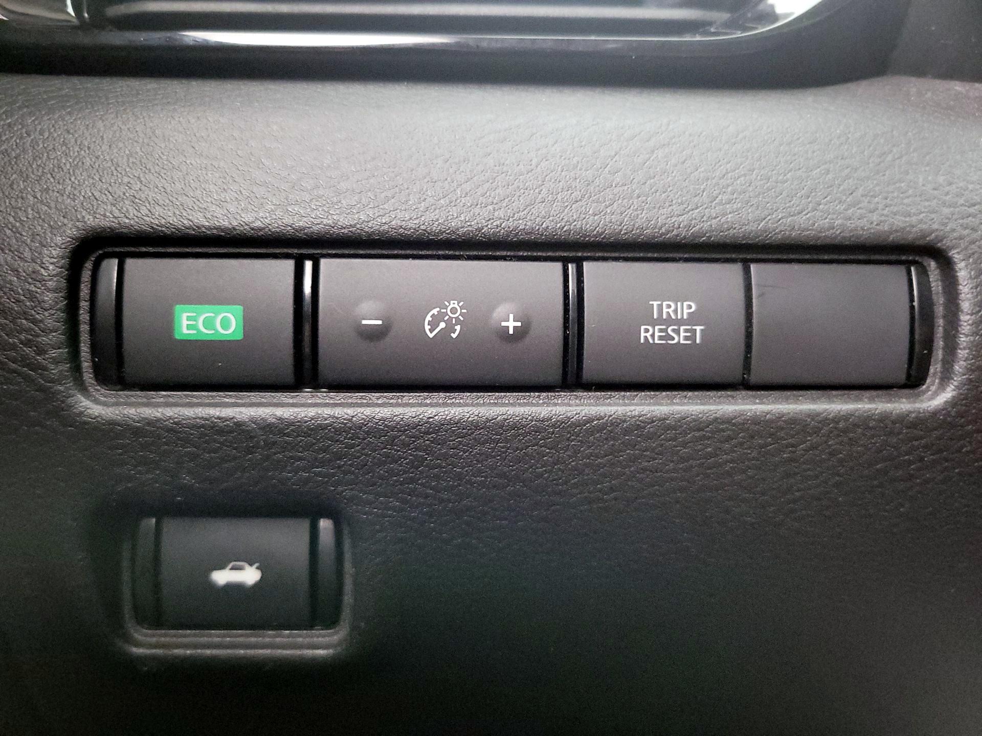 Thumbnail: 2020 Nissan Sentra - 13