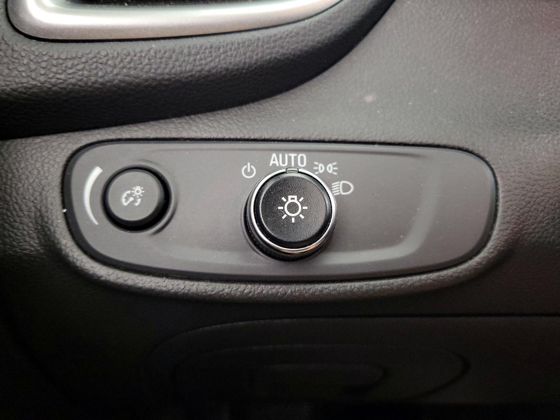 Thumbnail: 2020 Chevrolet Trax - 13