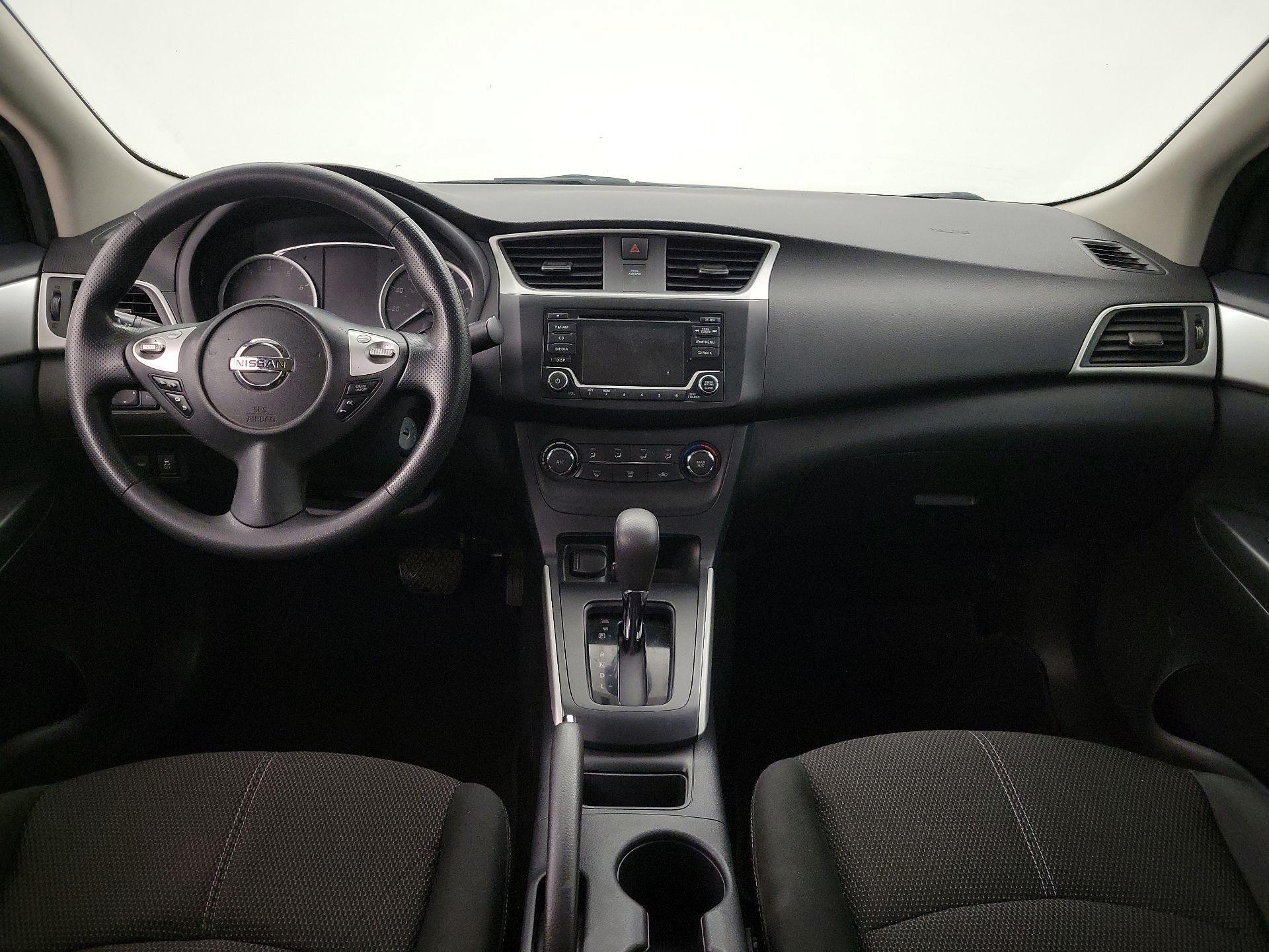 Thumbnail: 2018 Nissan Sentra - 9