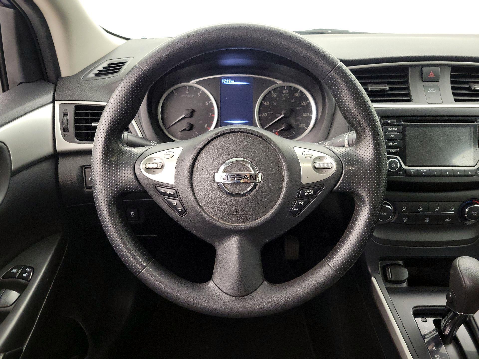 Thumbnail: 2018 Nissan Sentra - 10