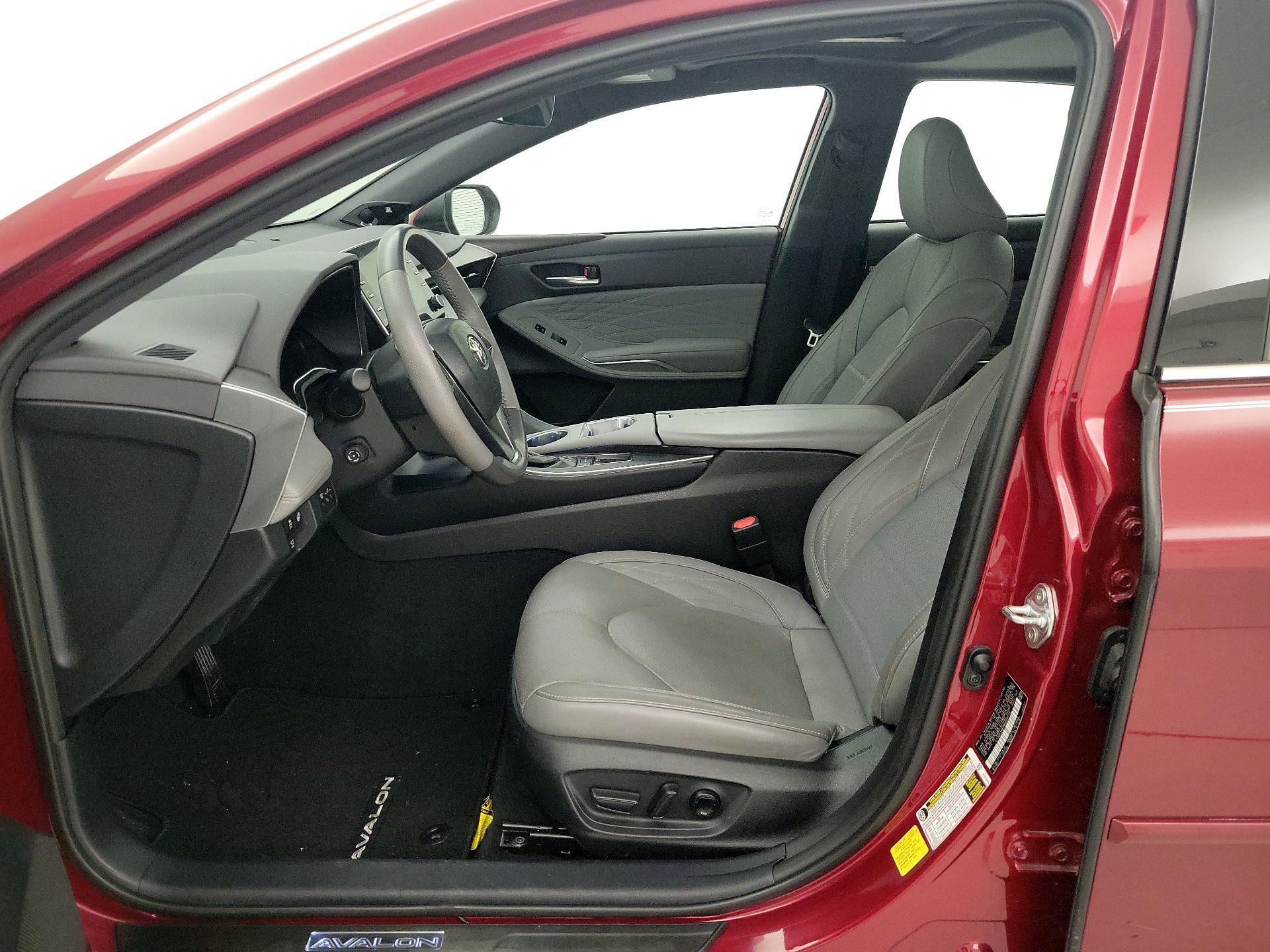 Thumbnail: 2021 Toyota Avalon - 11