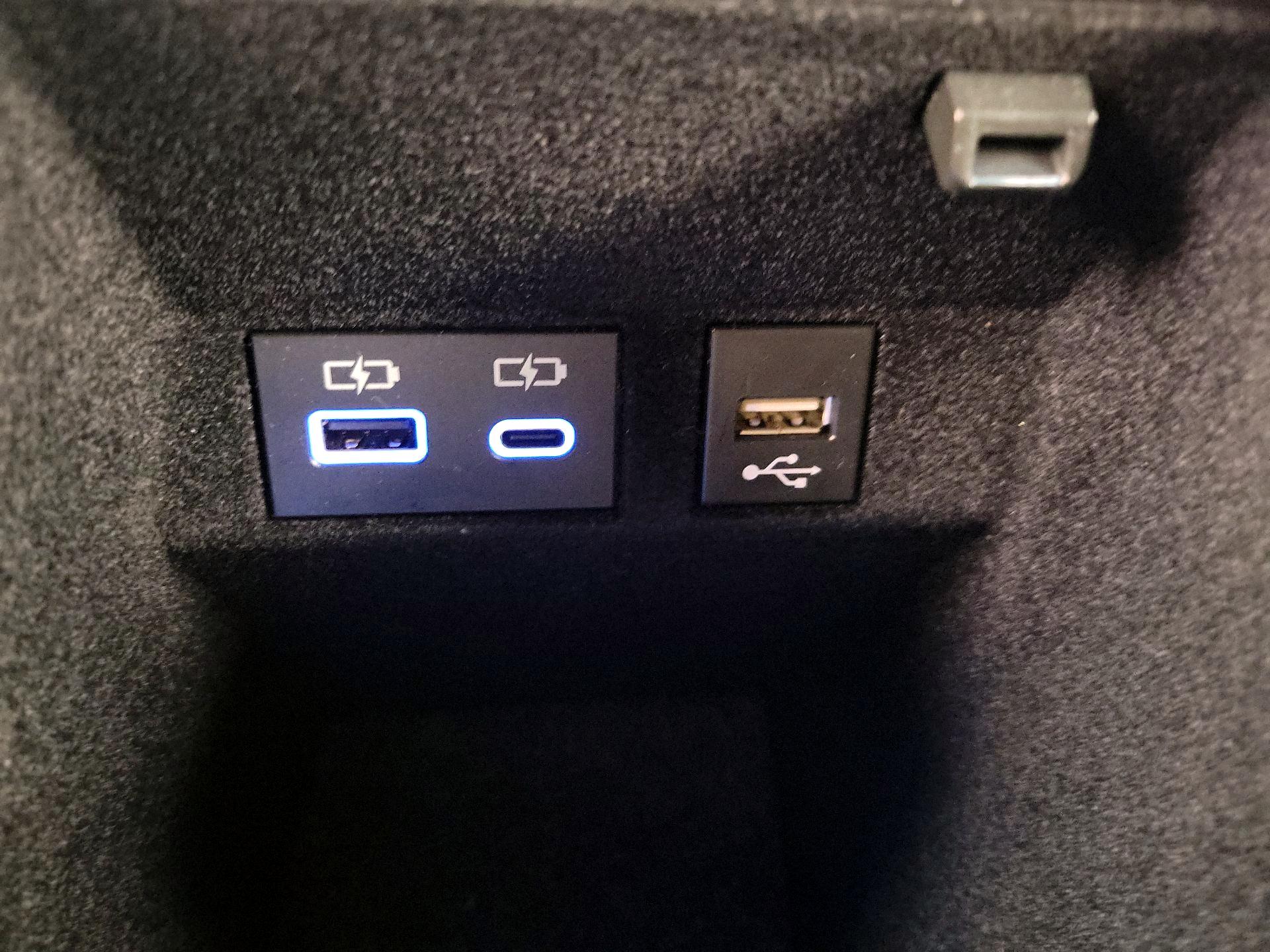 Thumbnail: 2021 Toyota Avalon - 18