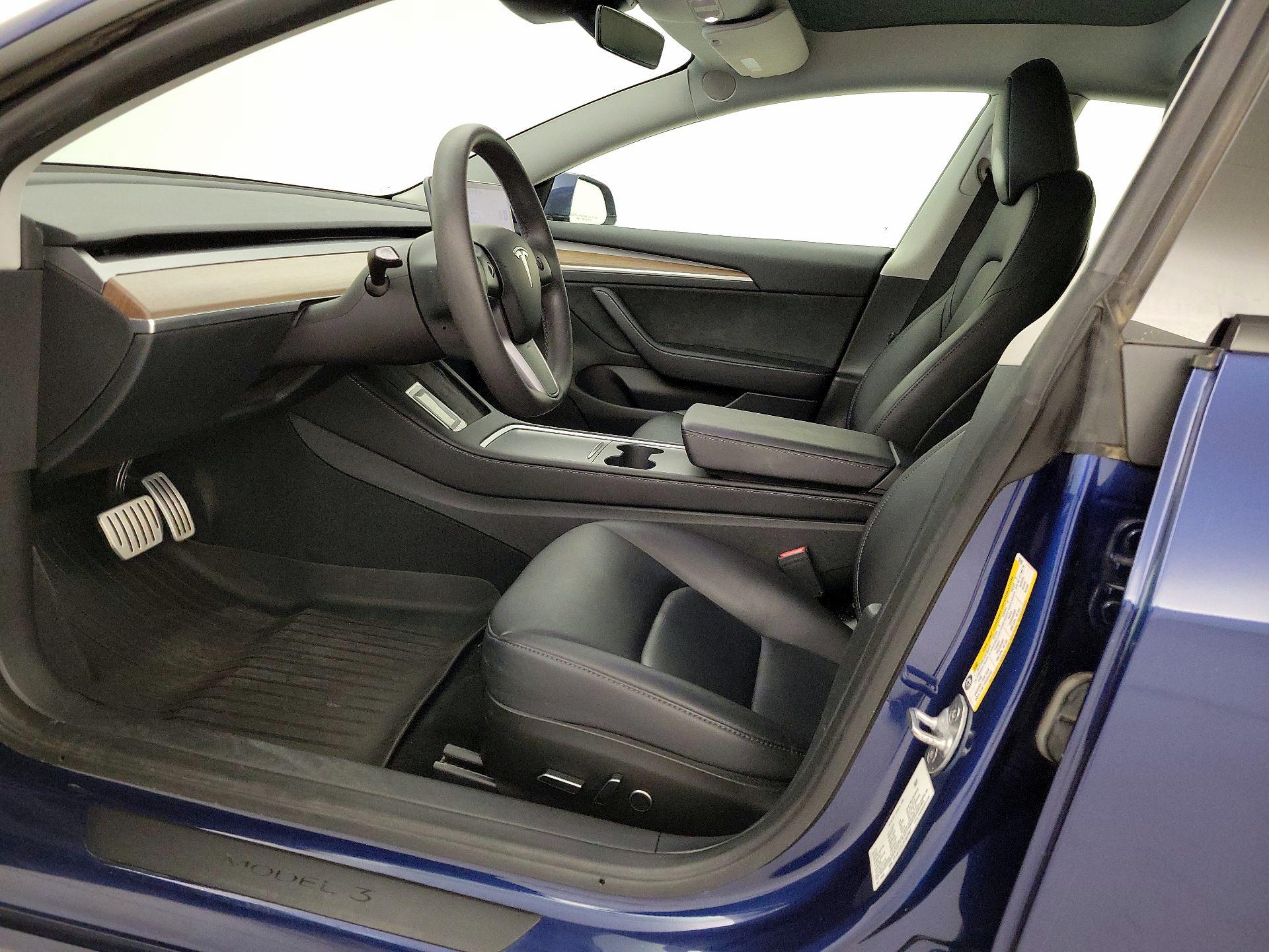 Thumbnail: 2023 Tesla Model 3 - 11