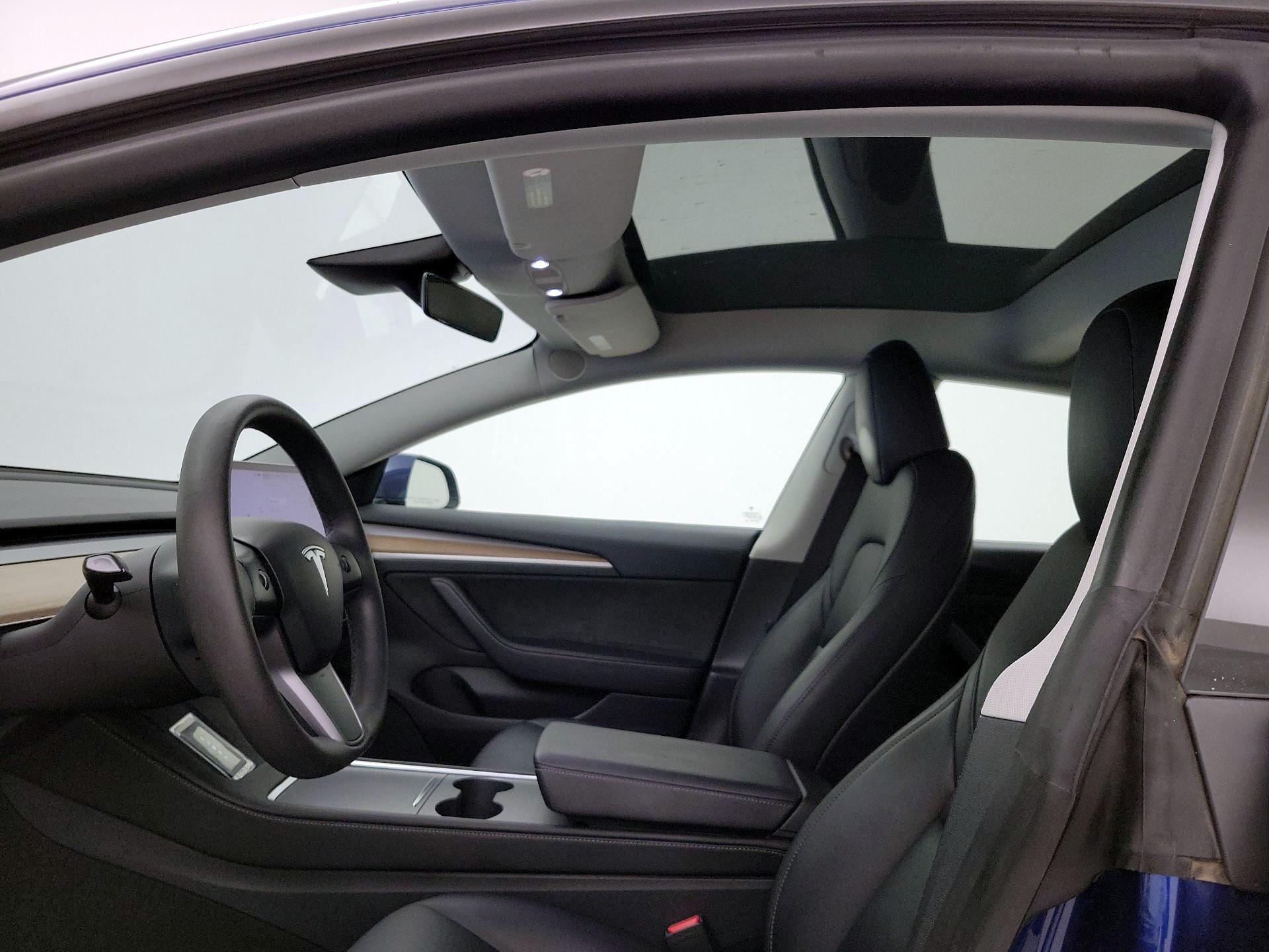 Thumbnail: 2023 Tesla Model 3 - 16