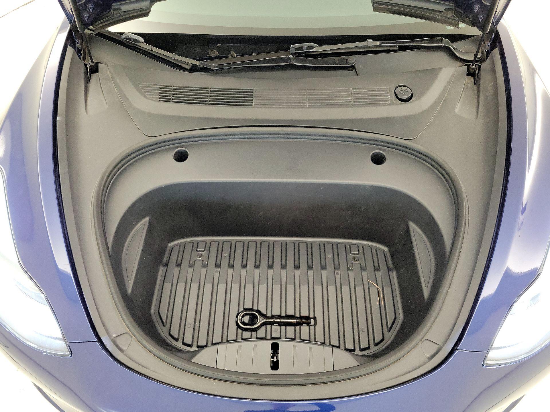 Thumbnail: 2023 Tesla Model 3 - 19