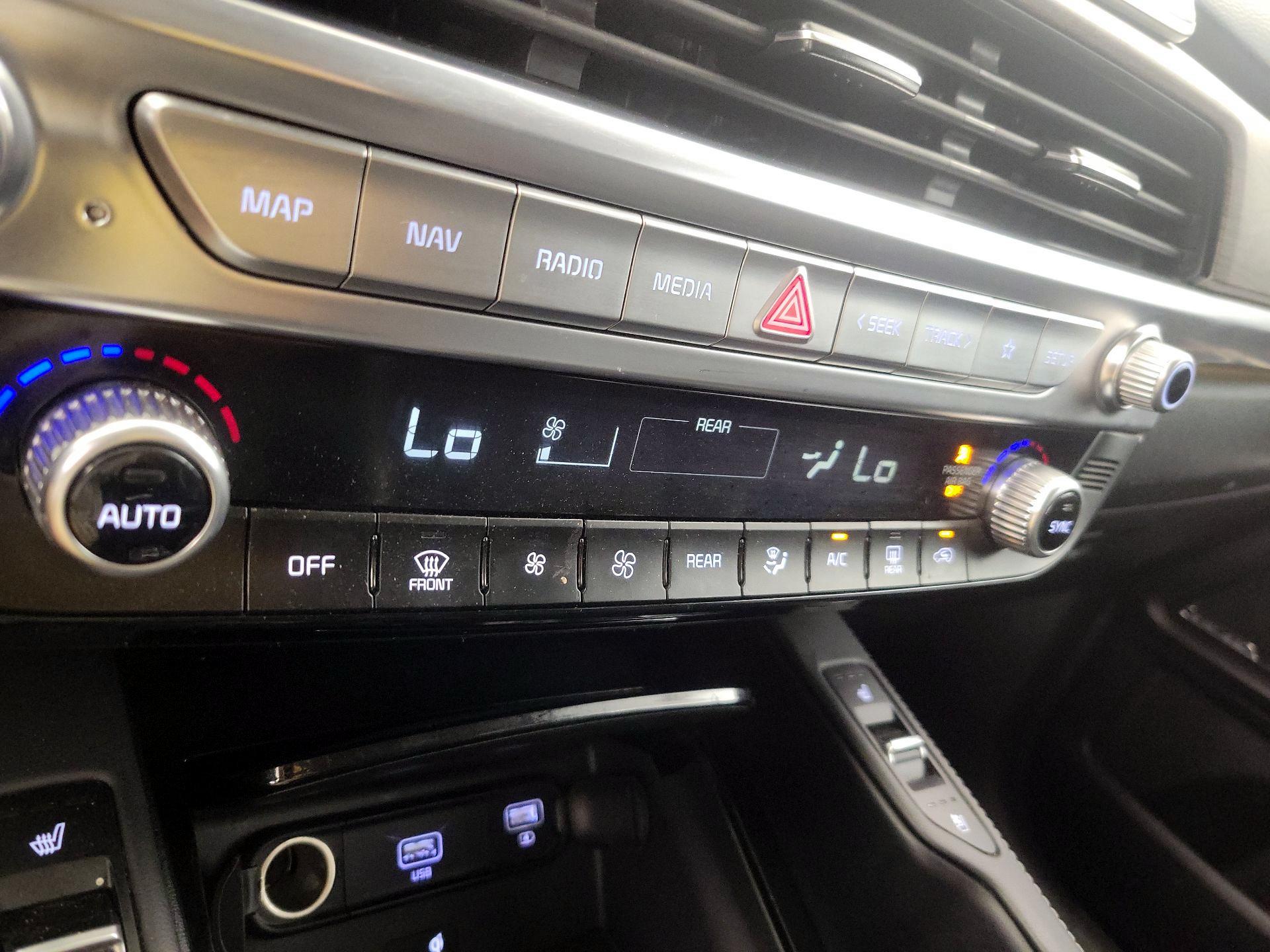 Thumbnail: 2022 Kia Telluride - 16