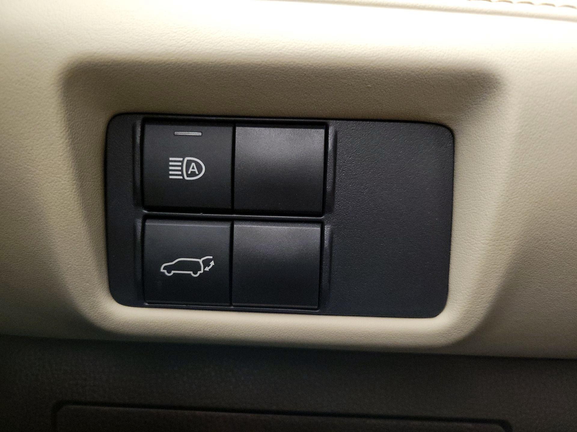 Thumbnail: 2021 Toyota Highlander - 13