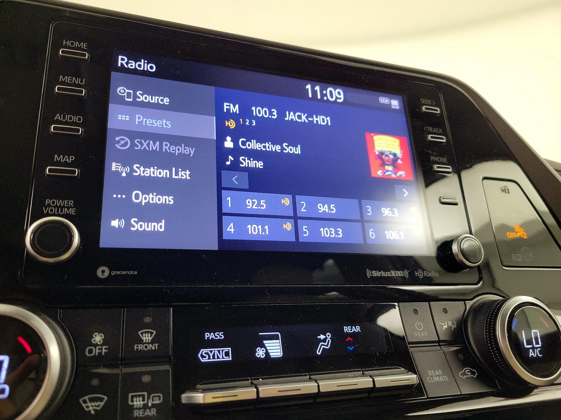 Thumbnail: 2021 Toyota Highlander - 15