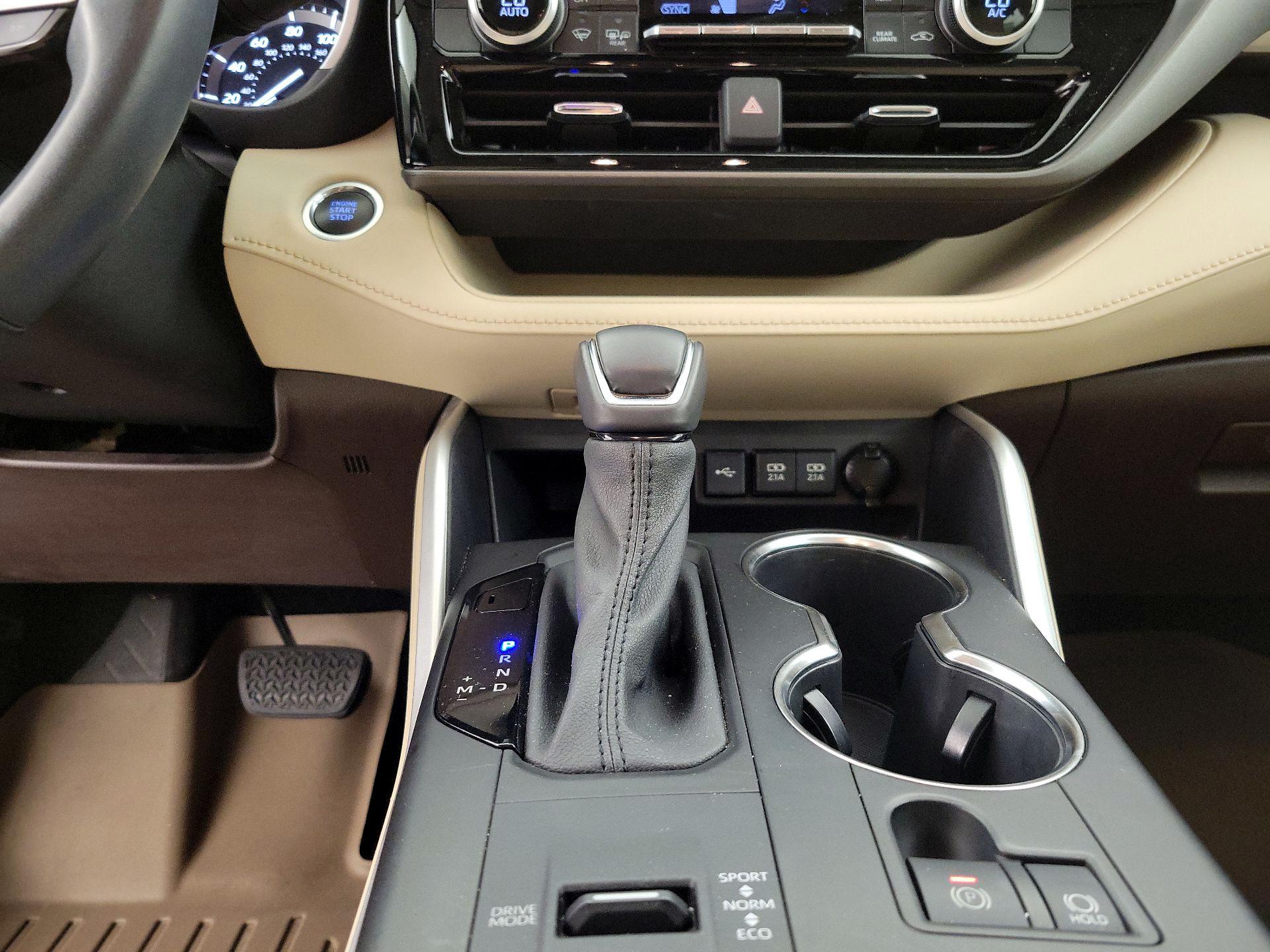 Thumbnail: 2021 Toyota Highlander - 17