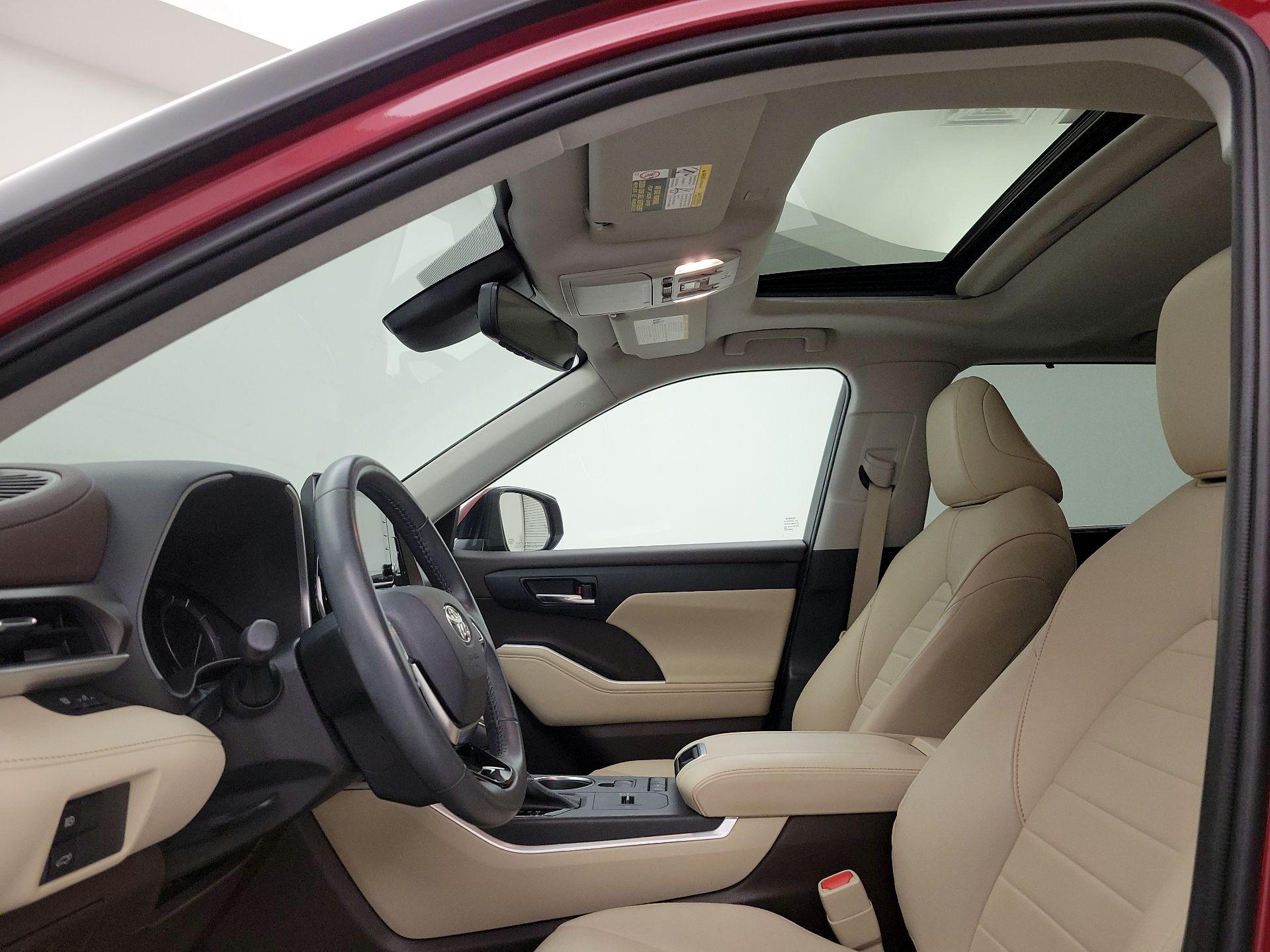 Thumbnail: 2021 Toyota Highlander - 19