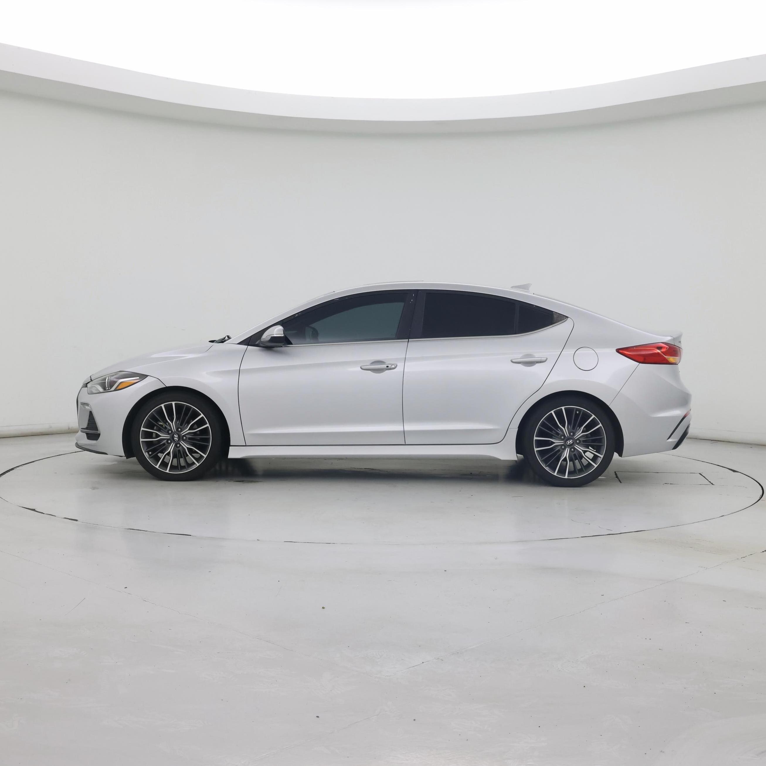 Thumbnail: 2018 Hyundai Elantra - 3