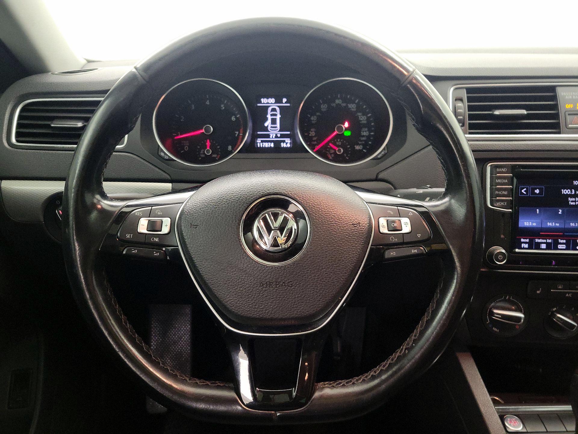 Thumbnail: 2017 Volkswagen Jetta - 10