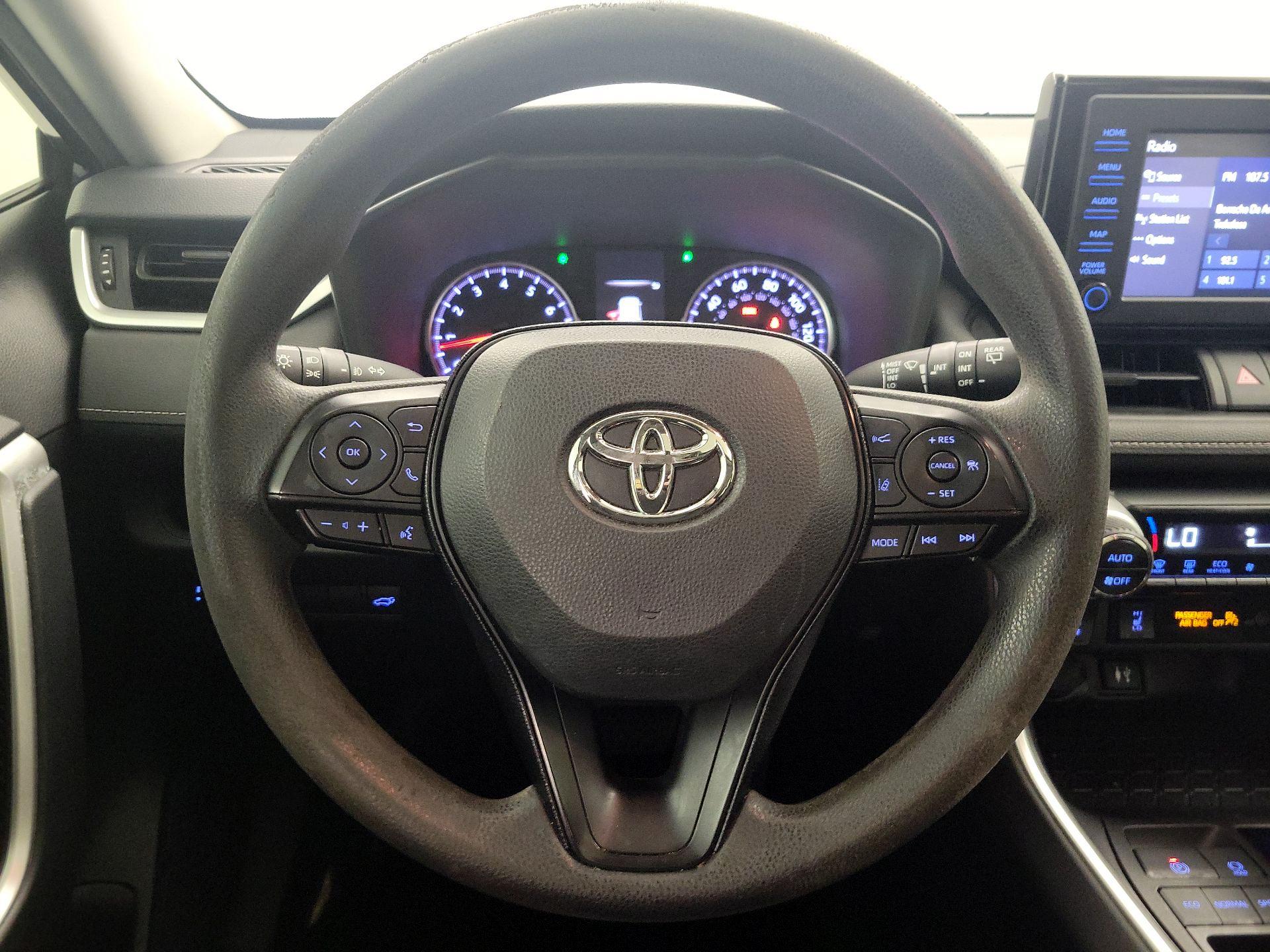 Thumbnail: 2019 Toyota RAV4 - 10