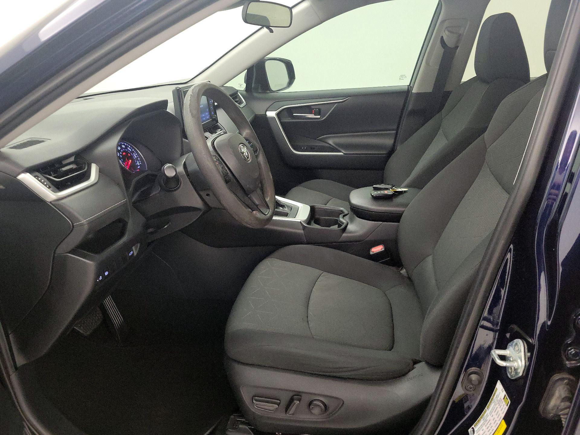 Thumbnail: 2019 Toyota RAV4 - 11