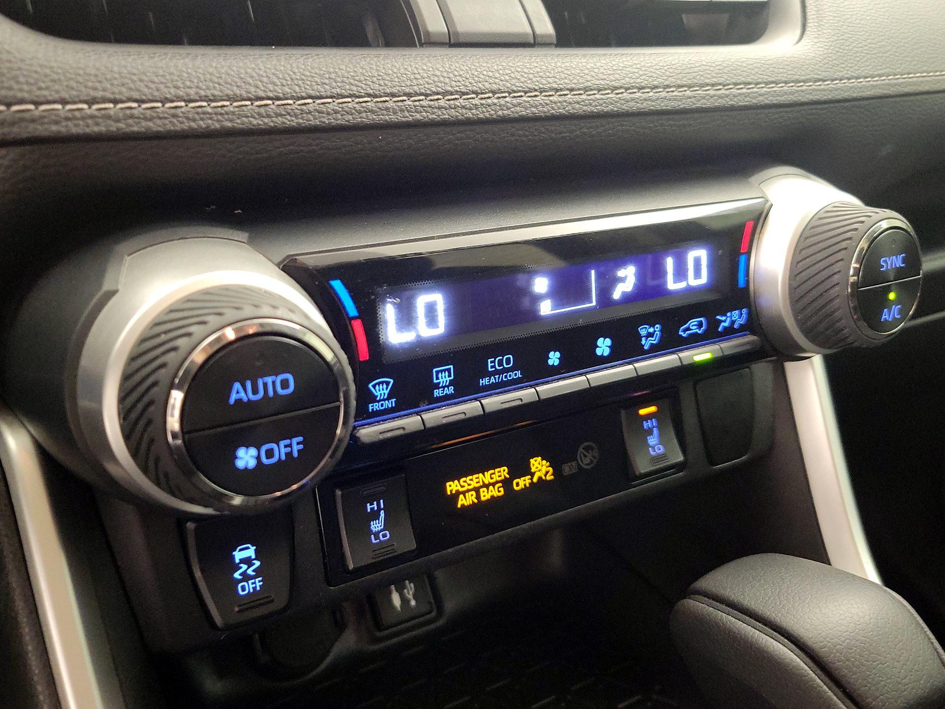 Thumbnail: 2019 Toyota RAV4 - 16