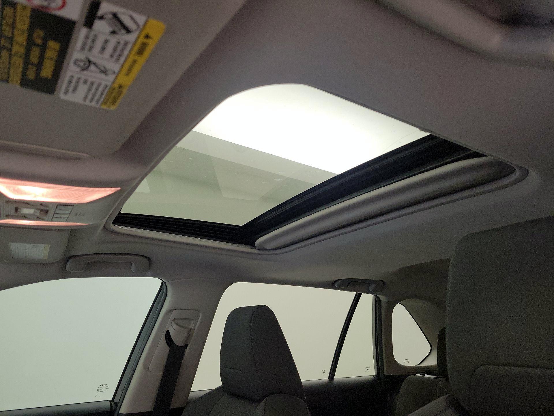 Thumbnail: 2019 Toyota RAV4 - 19
