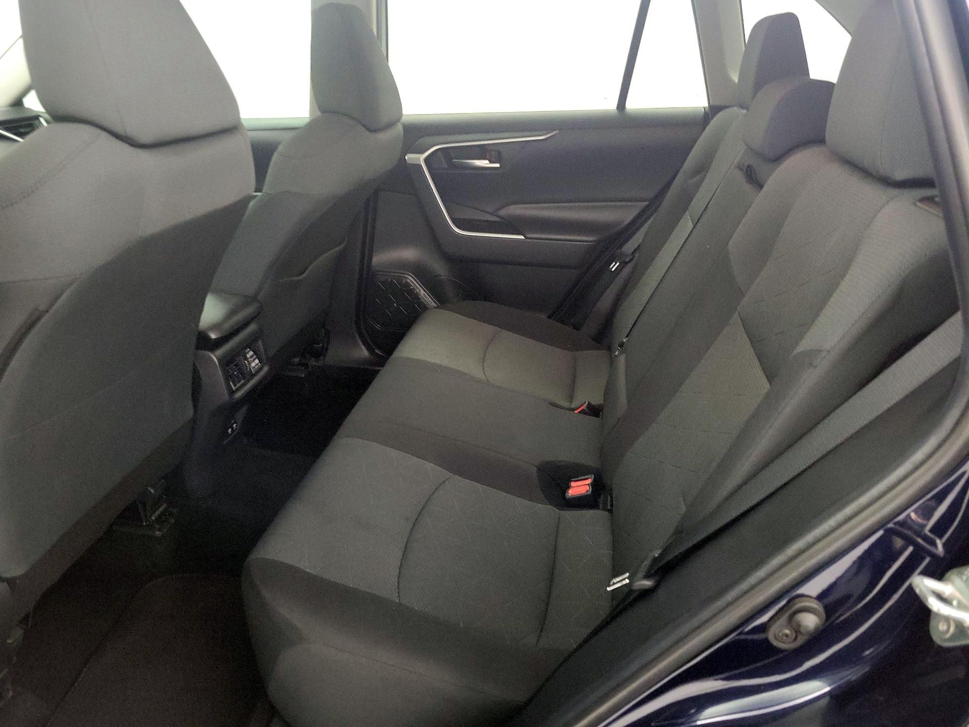 Thumbnail: 2019 Toyota RAV4 - 20