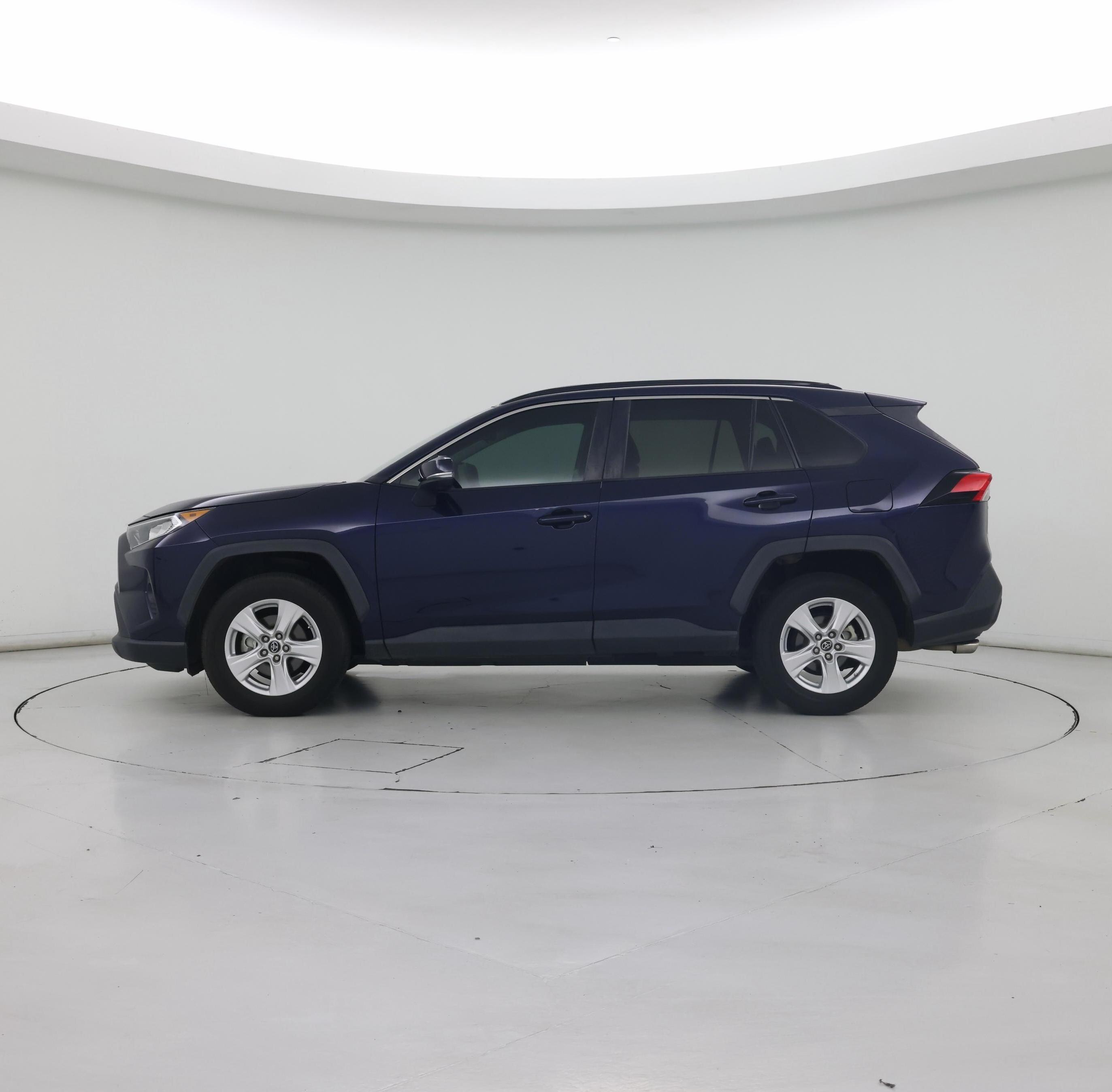 Thumbnail: 2019 Toyota RAV4 - 3