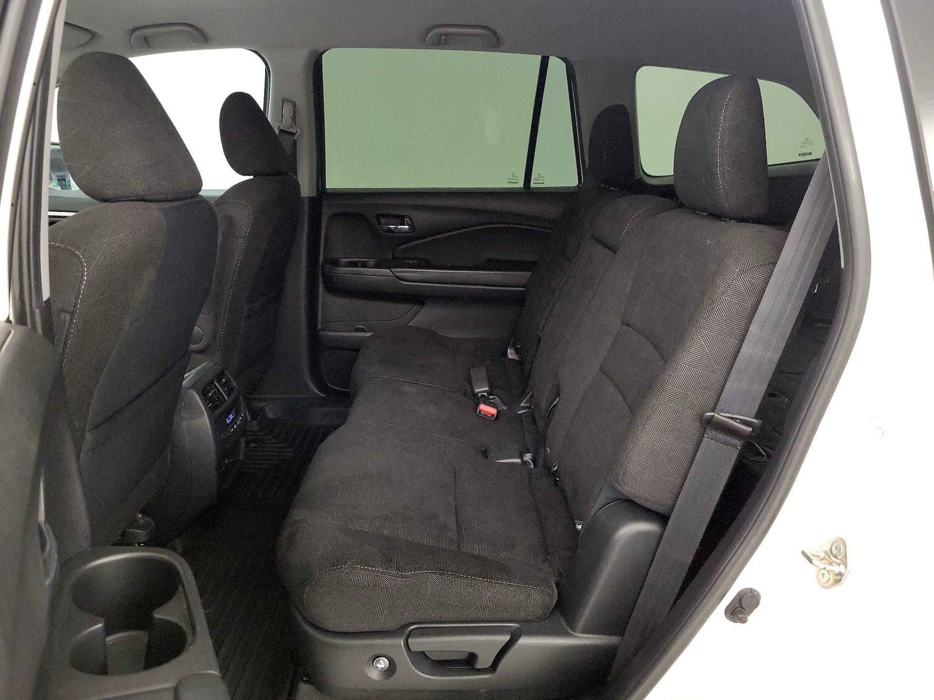 Thumbnail: 2019 Honda Pilot - 18