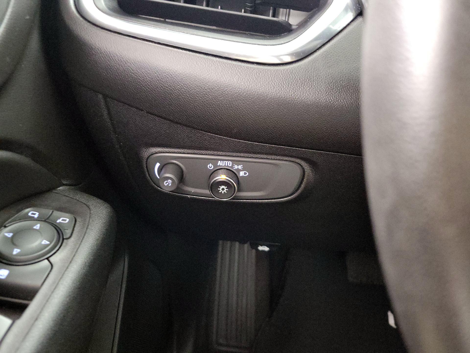 Thumbnail: 2018 Chevrolet Equinox - 13