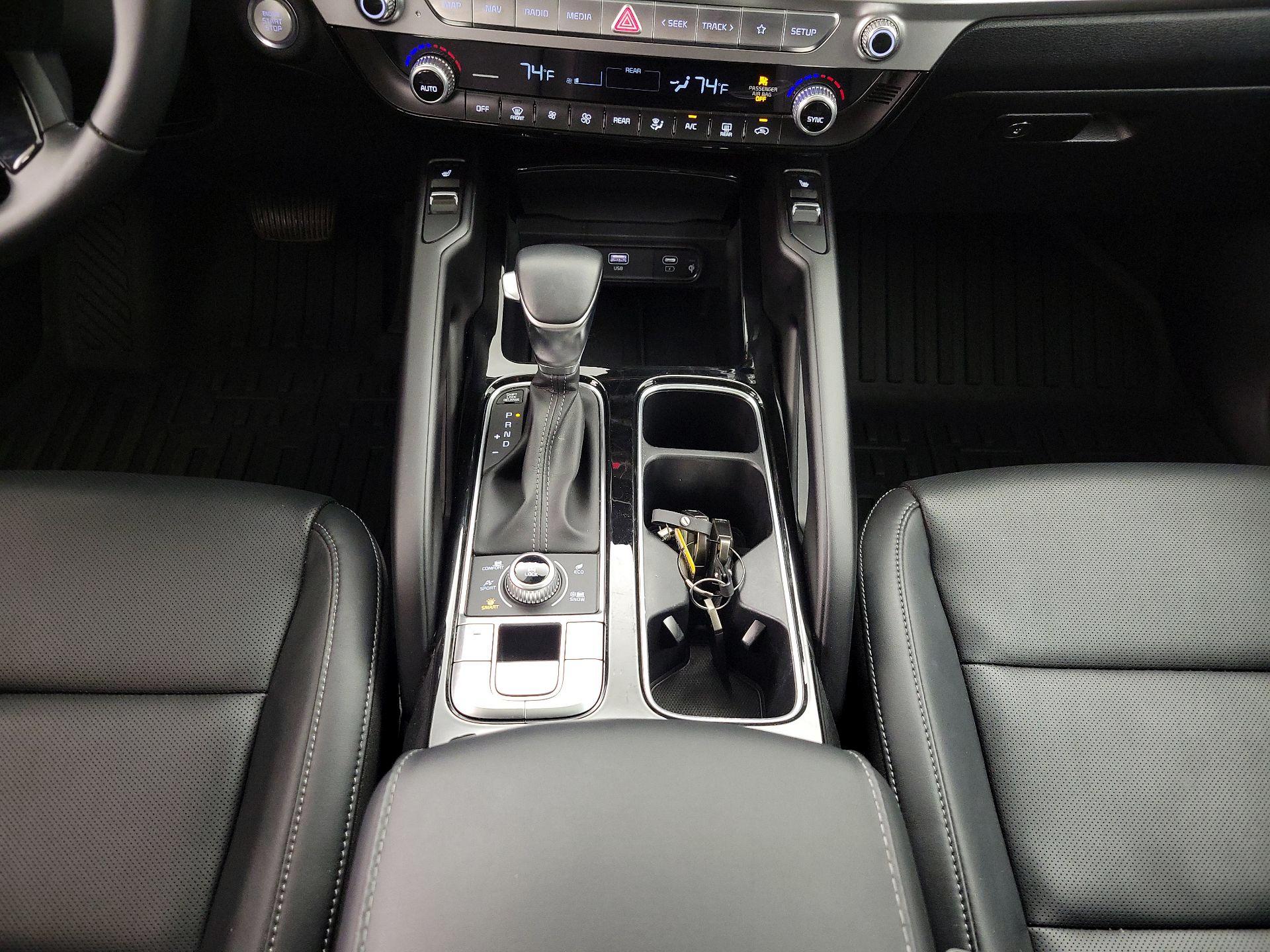 Thumbnail: 2024 Kia Telluride - 18