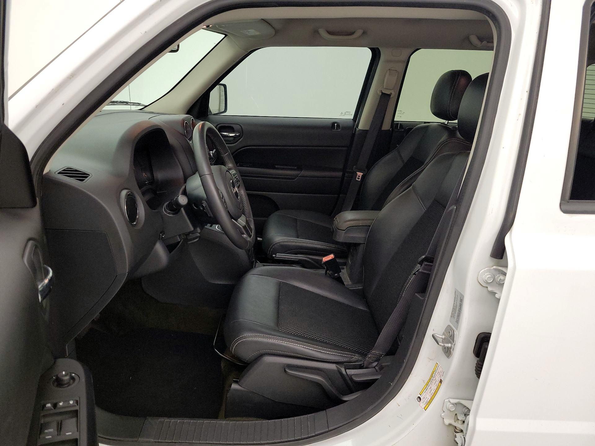 Thumbnail: 2016 Jeep Patriot - 11