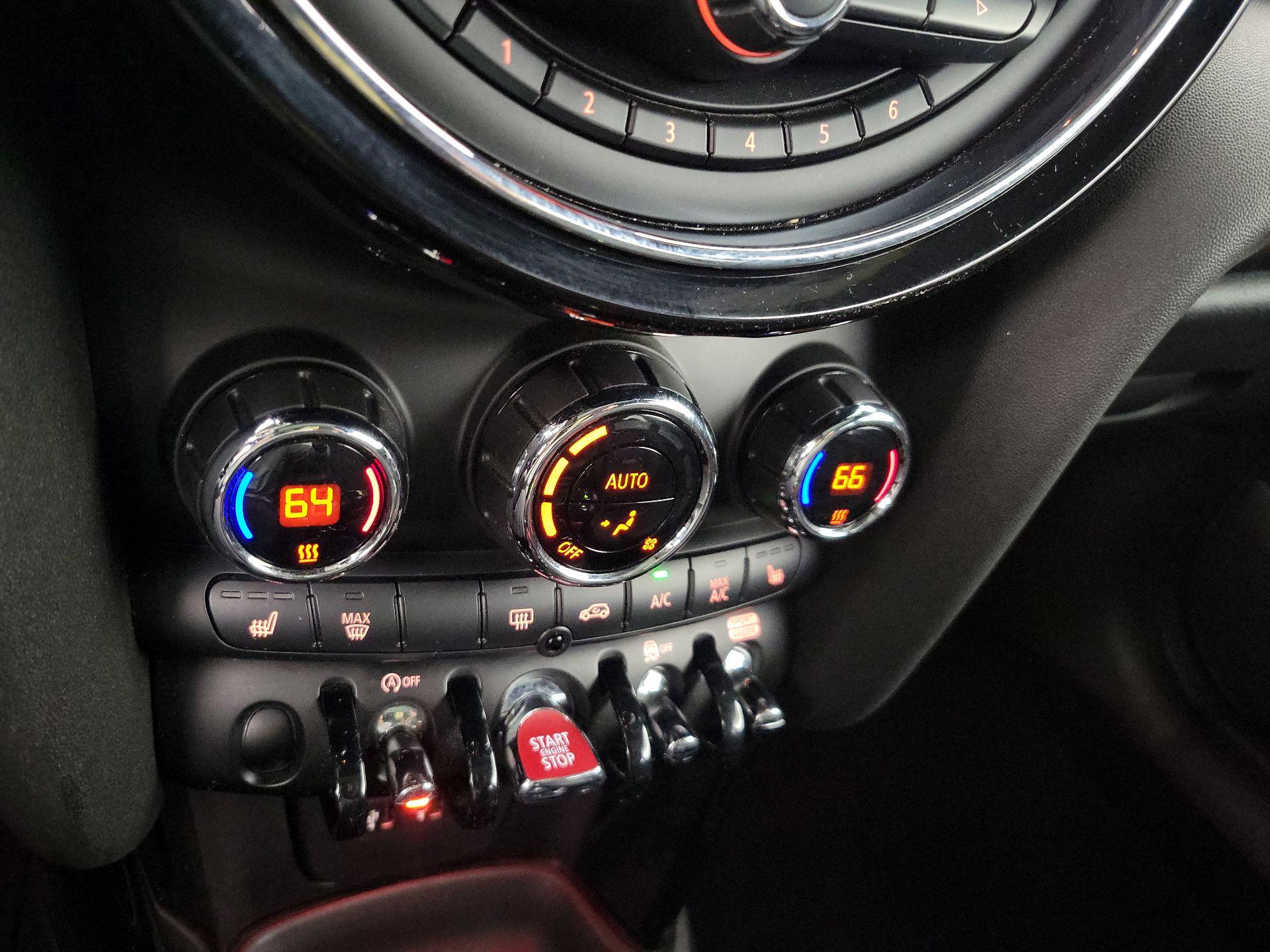 Thumbnail: 2019 MINI Cooper Hardtop - 16