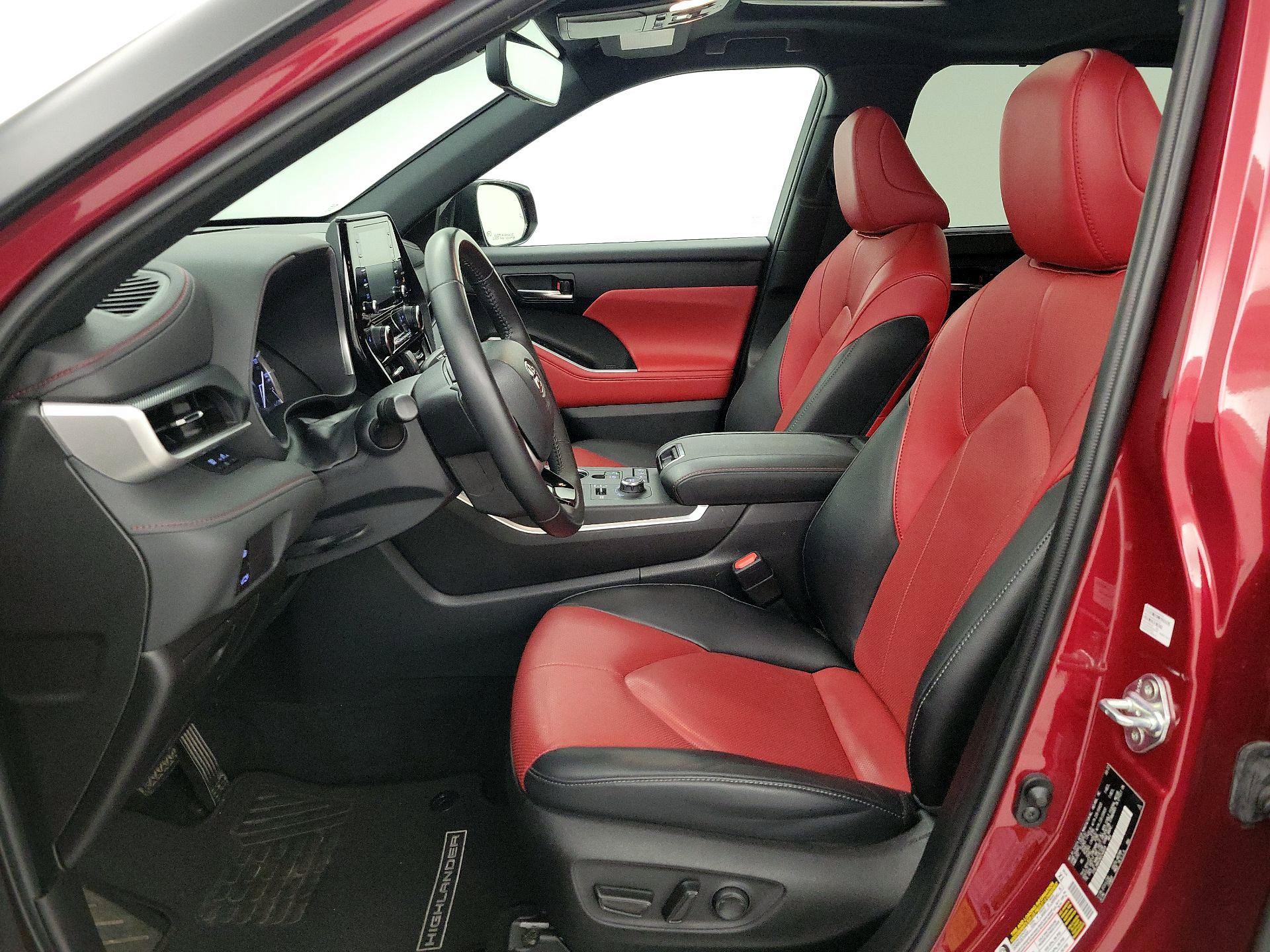 Thumbnail: 2022 Toyota Highlander - 11