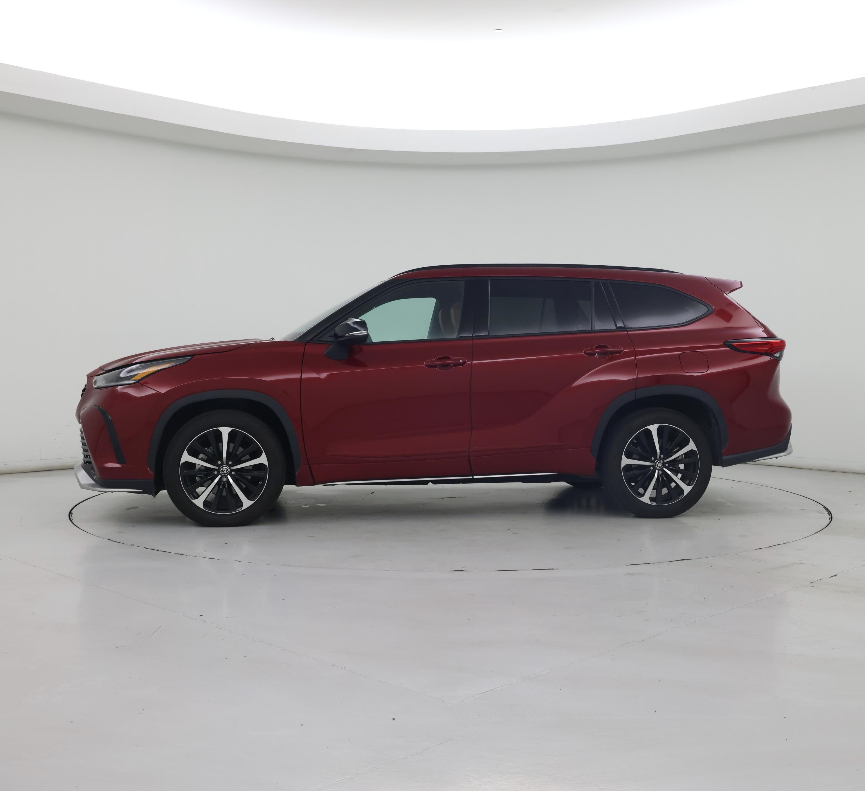 Thumbnail: 2022 Toyota Highlander - 3