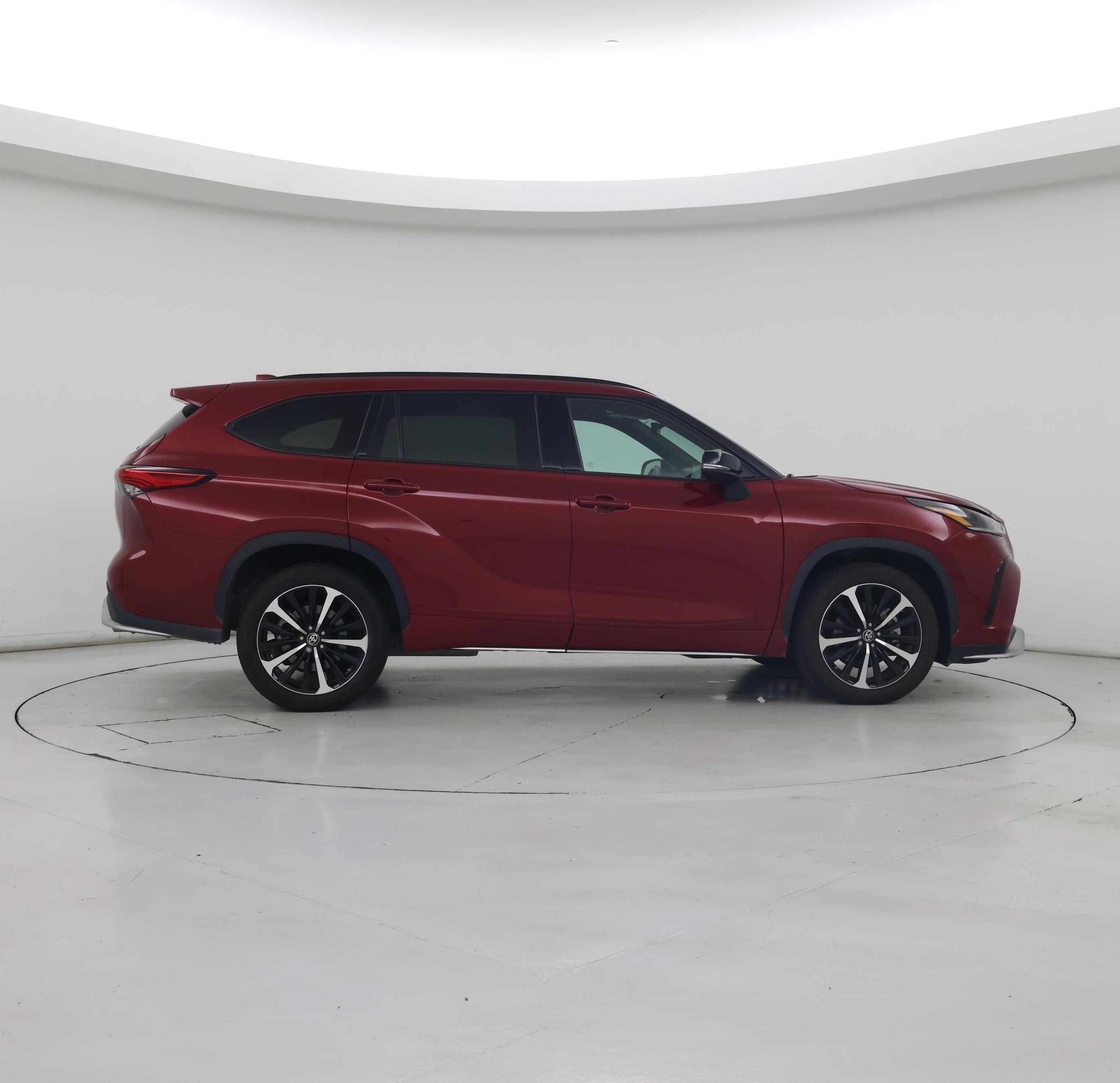Thumbnail: 2022 Toyota Highlander - 7