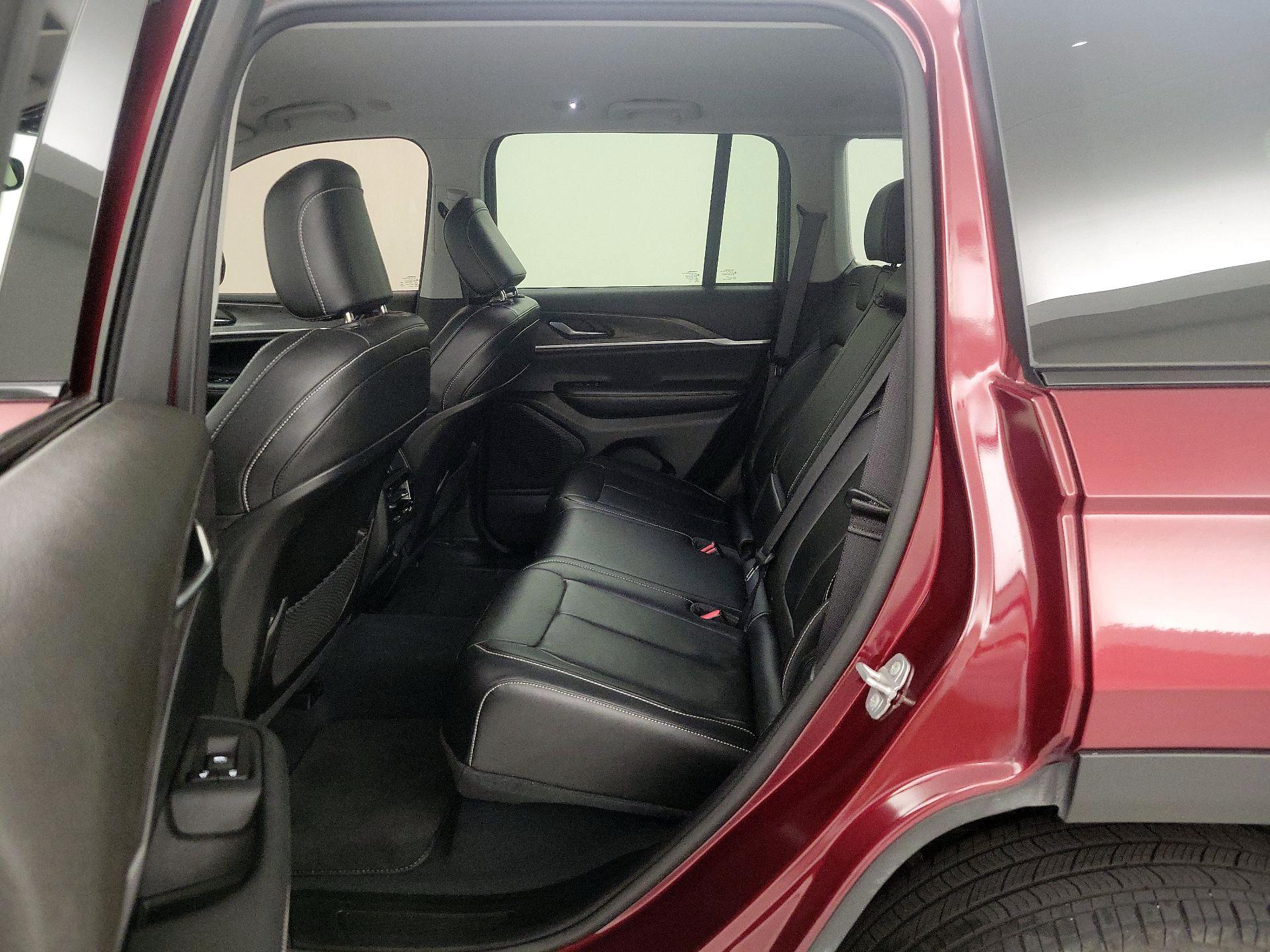 Thumbnail: 2023 Jeep Grand Cherokee - 19