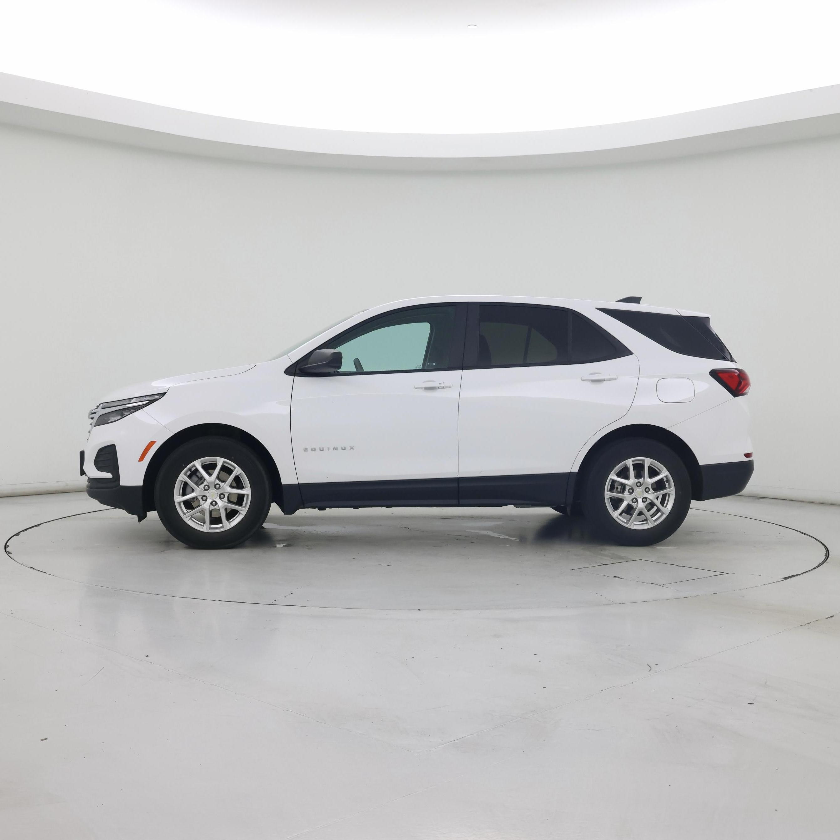 Thumbnail: 2022 Chevrolet Equinox - 3