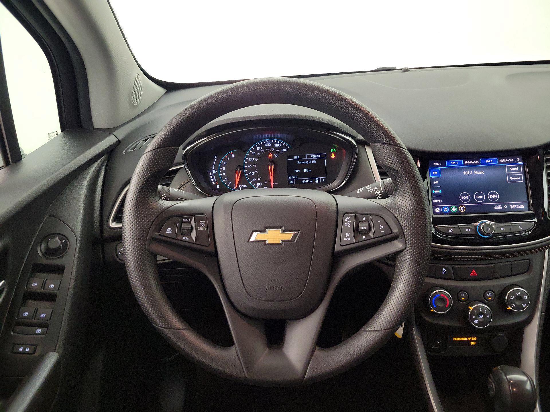 Thumbnail: 2022 Chevrolet Trax - 10