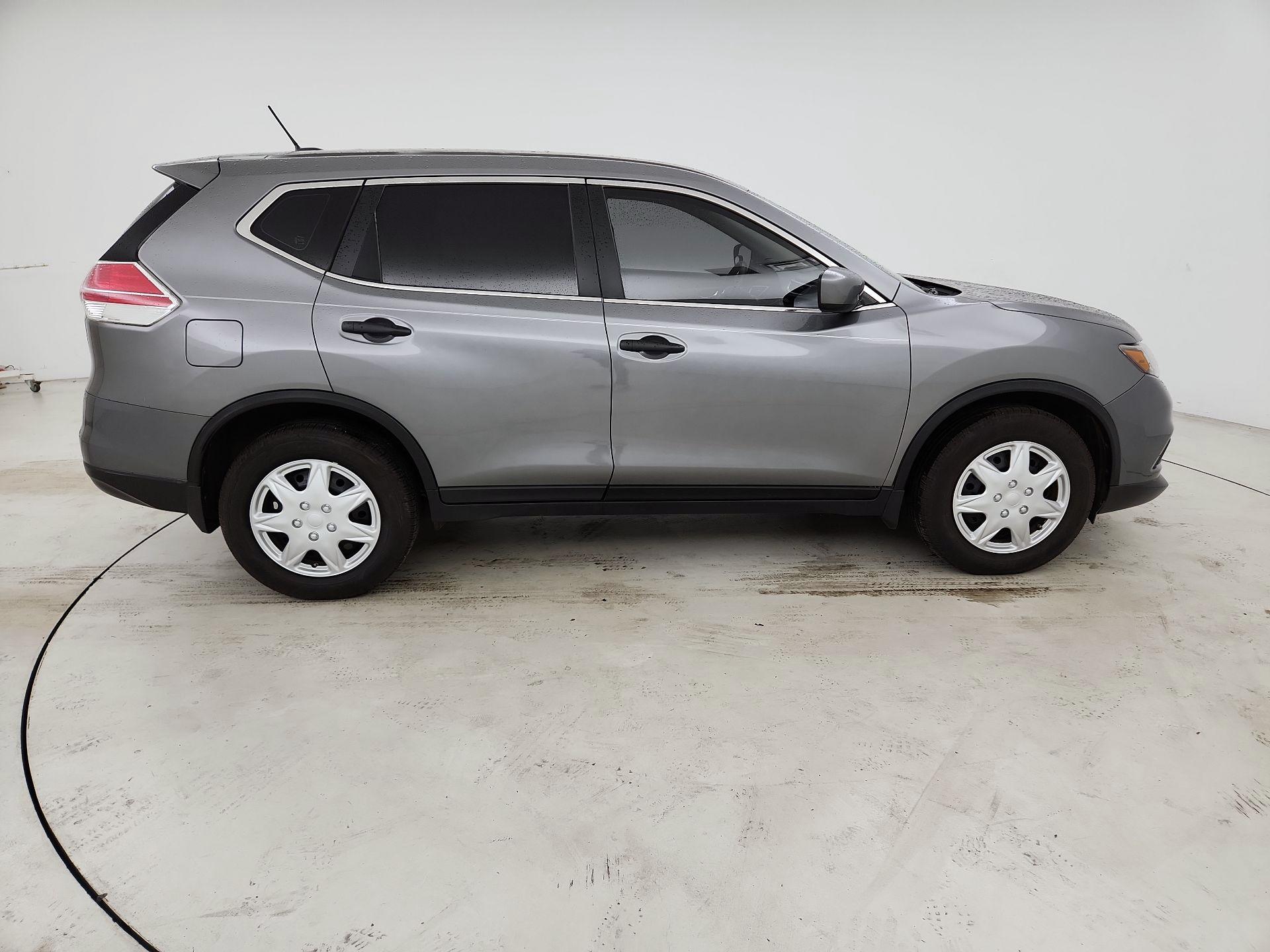 Thumbnail: 2016 Nissan Rogue - 4