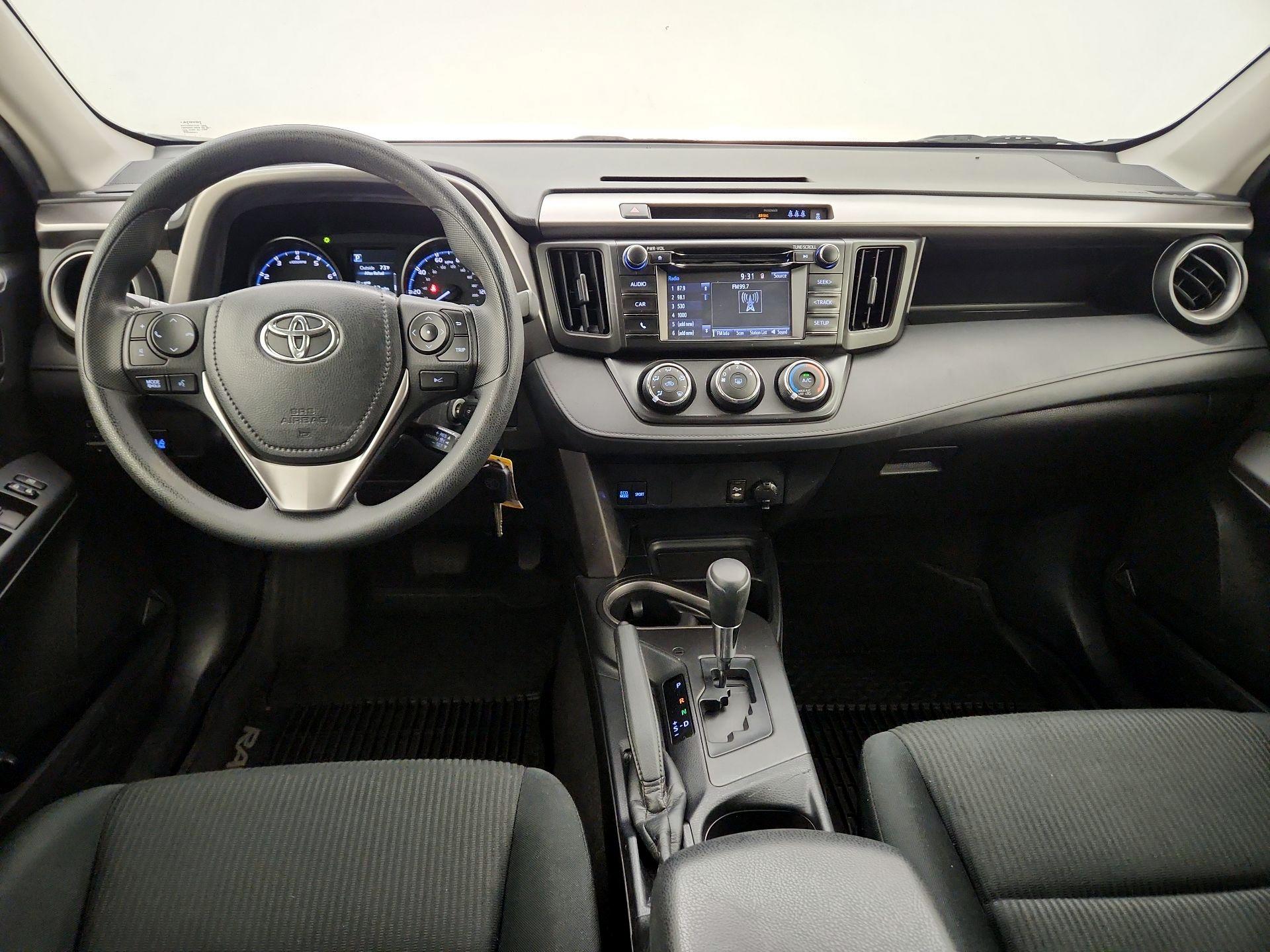 Thumbnail: 2018 Toyota RAV4 - 9